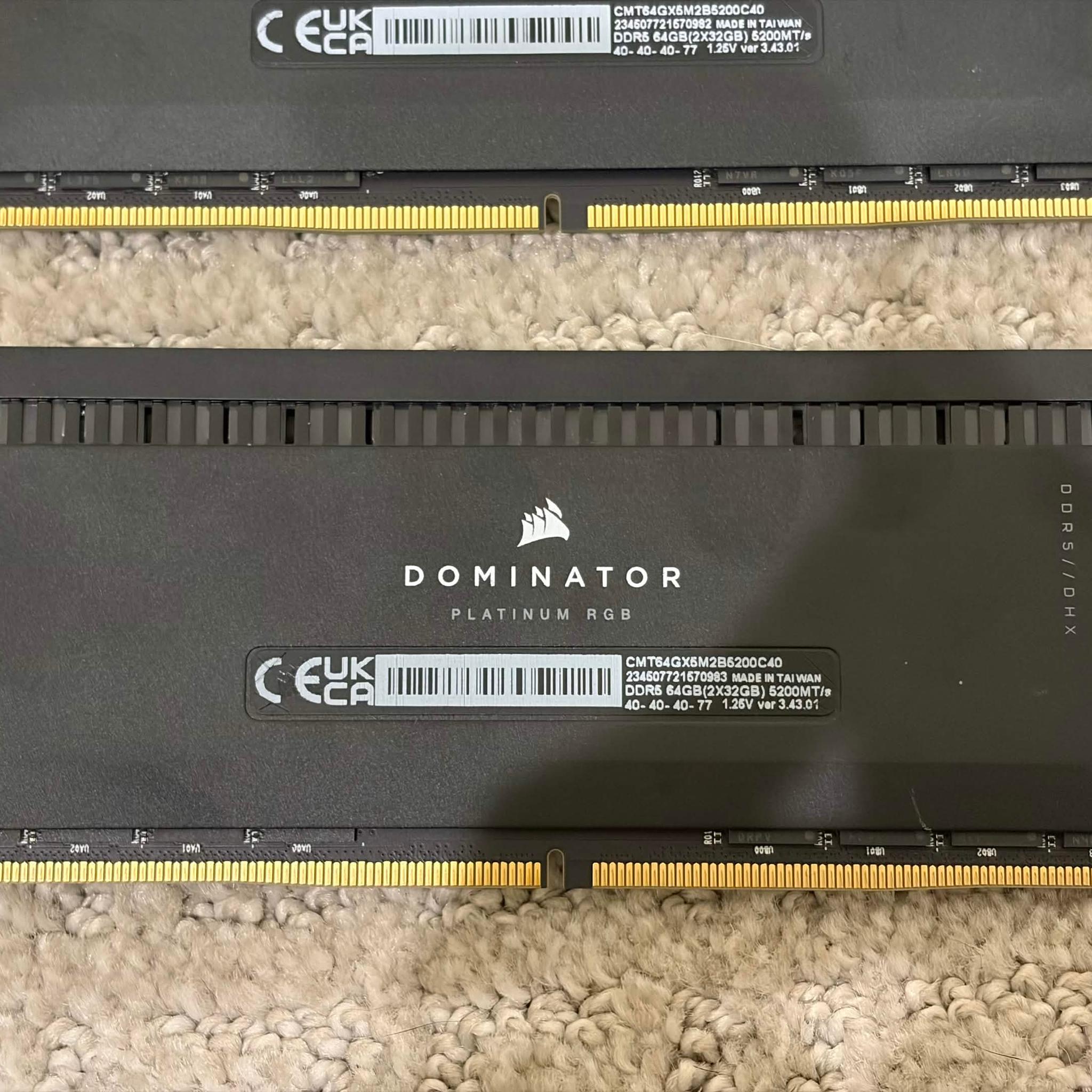 CORSAIR Dominator Platinum RGB DDR5 64GB (2x32GB) 5200MHz CL40 - Black (CMT64GX5M2B5200C40)