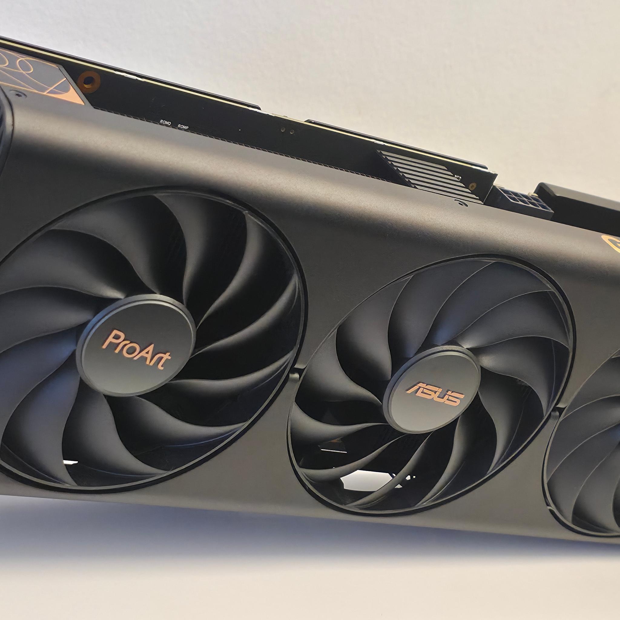 Like-new ASUS ProArt GeForce RTX 4060 OC Edition (8GB GDDR6) — PROART-RTX4060-O8G