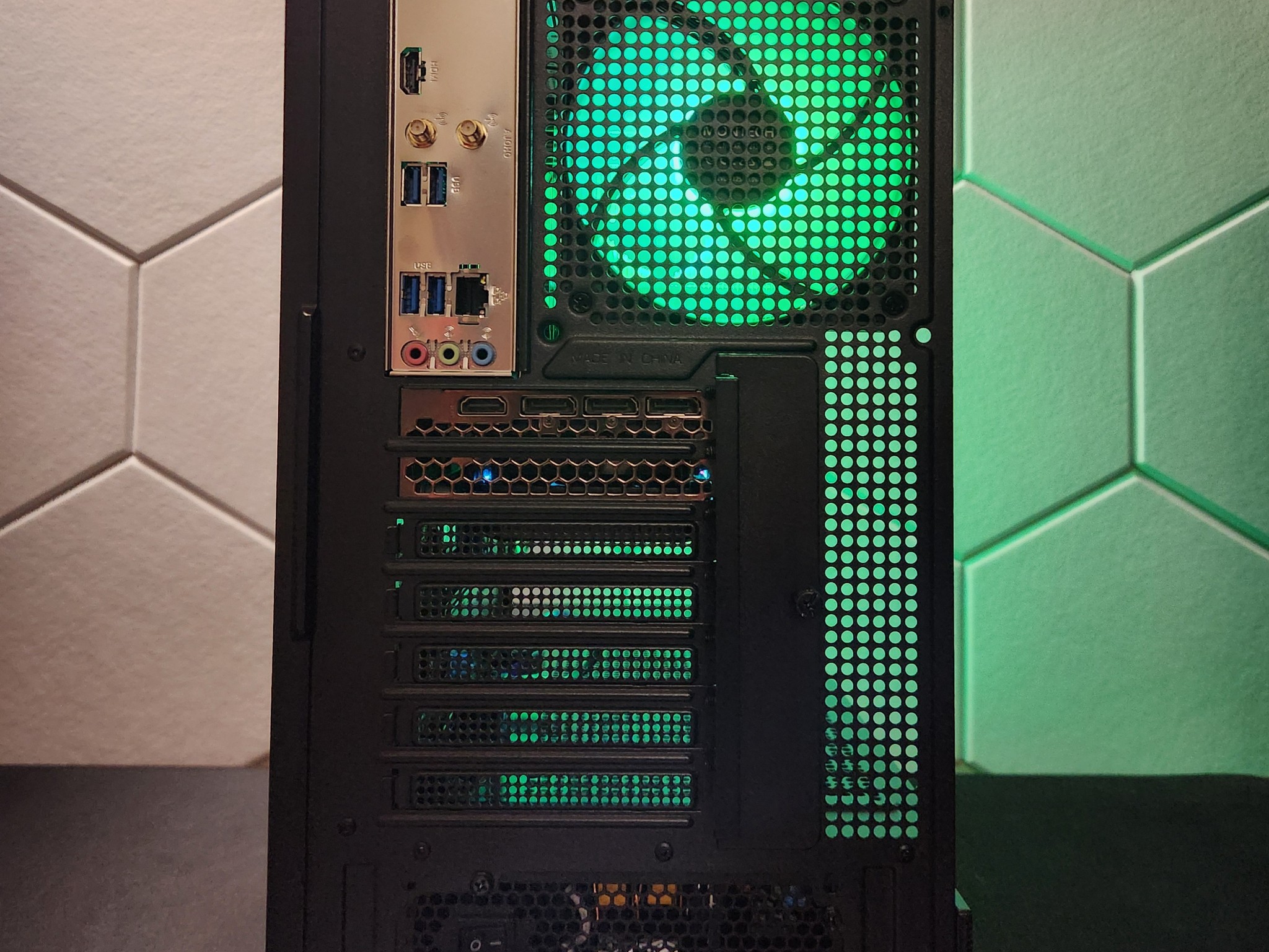 RTX 3070 | Ryzen 7 3700X | 16GB DDR4 | 256GB SSD + 1TB HDD | WIFI+BT | Windows 11