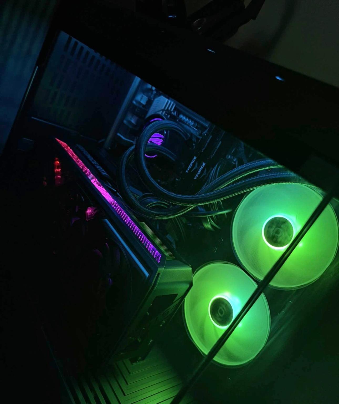 GeForce RTX 5070 Ti ROG Strix Gaming PC - Core Ultra 7 265KF, 32GB DDR5 RAM, 2TB NVMe SSD