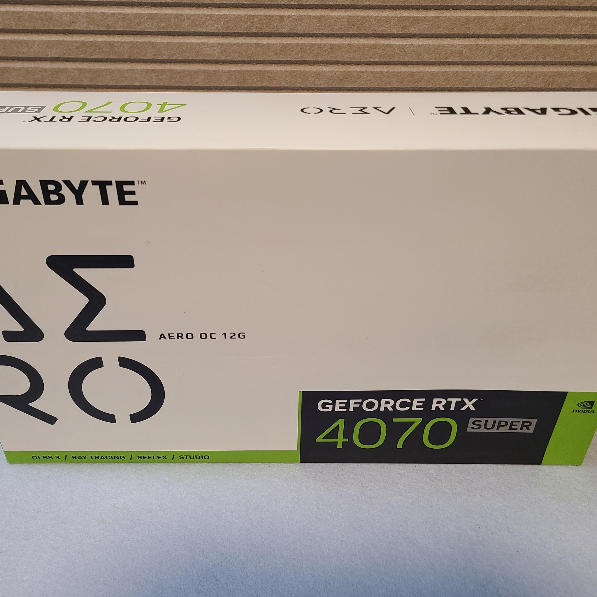 GIGABYTE AERO OC GeForce RTX 4070 SUPER (White)