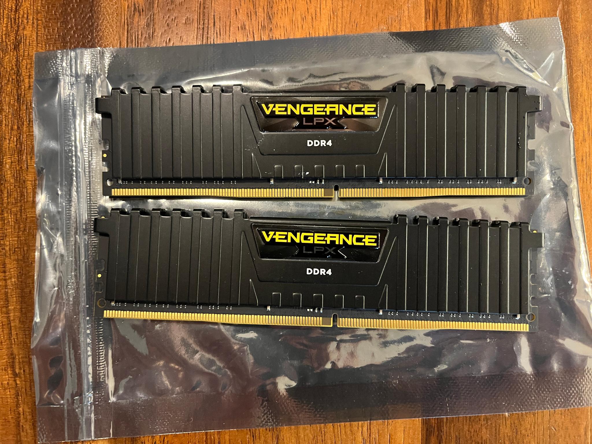 Corsair Vengeance LPX 32GB (2 x 16GB) PC4-28800 (DDR4-3600) Memory CMK32GX4M2D3600C18