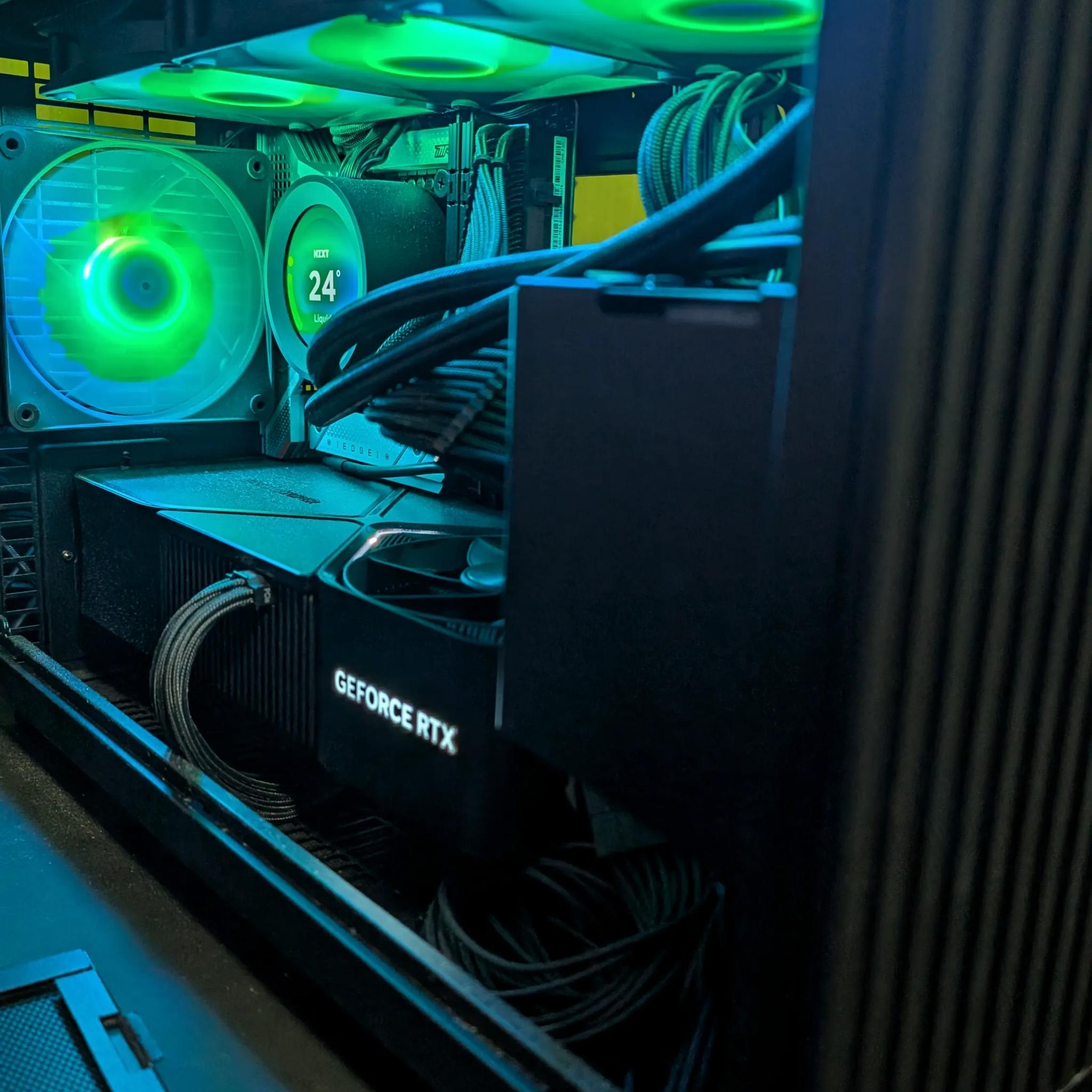 Nvidia RTX 4080 Super / Intel Core i7-14700K / 2TB NVME / 64GB RAM / 360 AIO / Windows 11 Pro