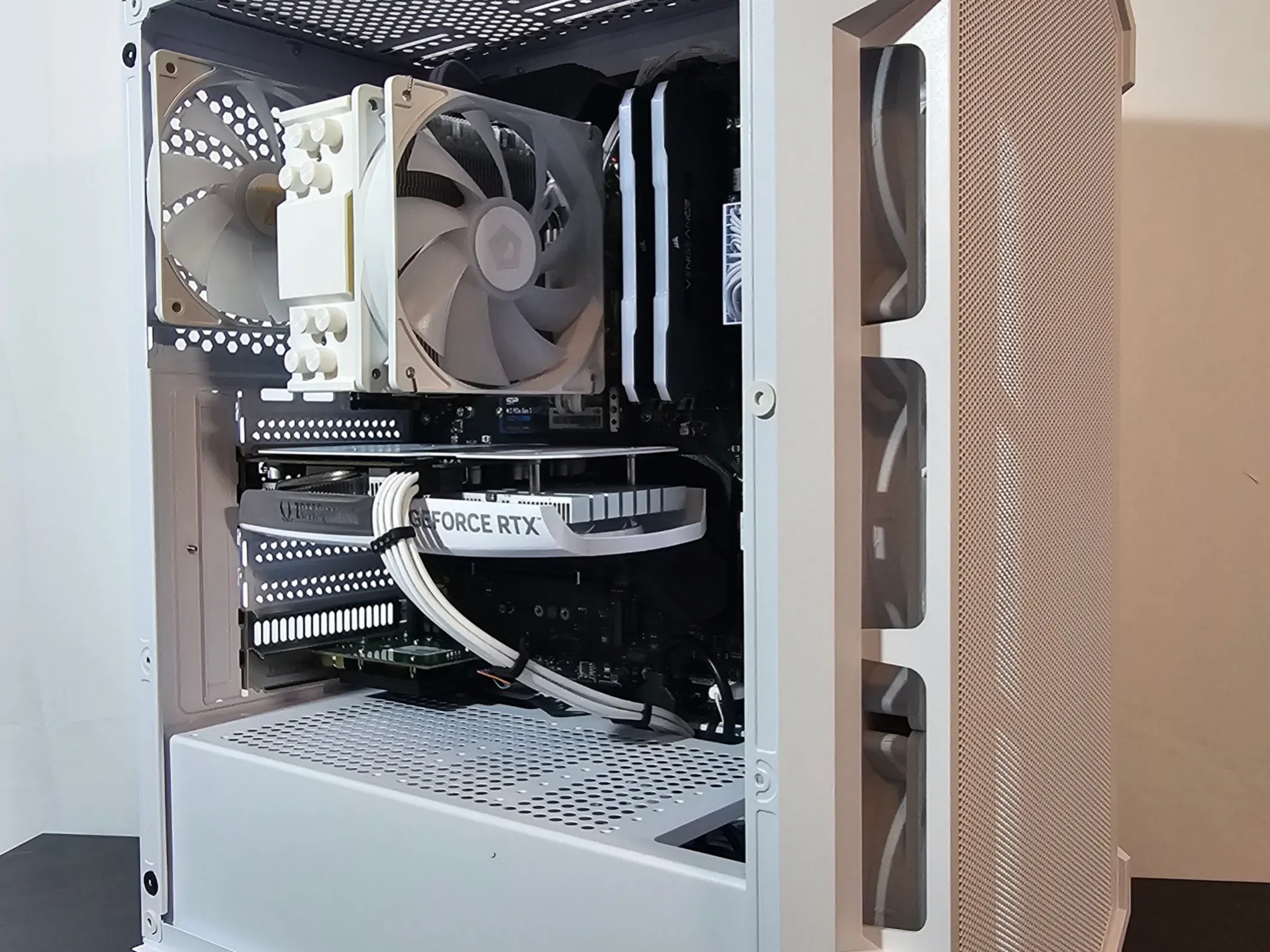 RTX 4060 8GB / Ryzen 5 5500 / 32GB DDR4 / 1TB SSD / Wi-FI & BT
