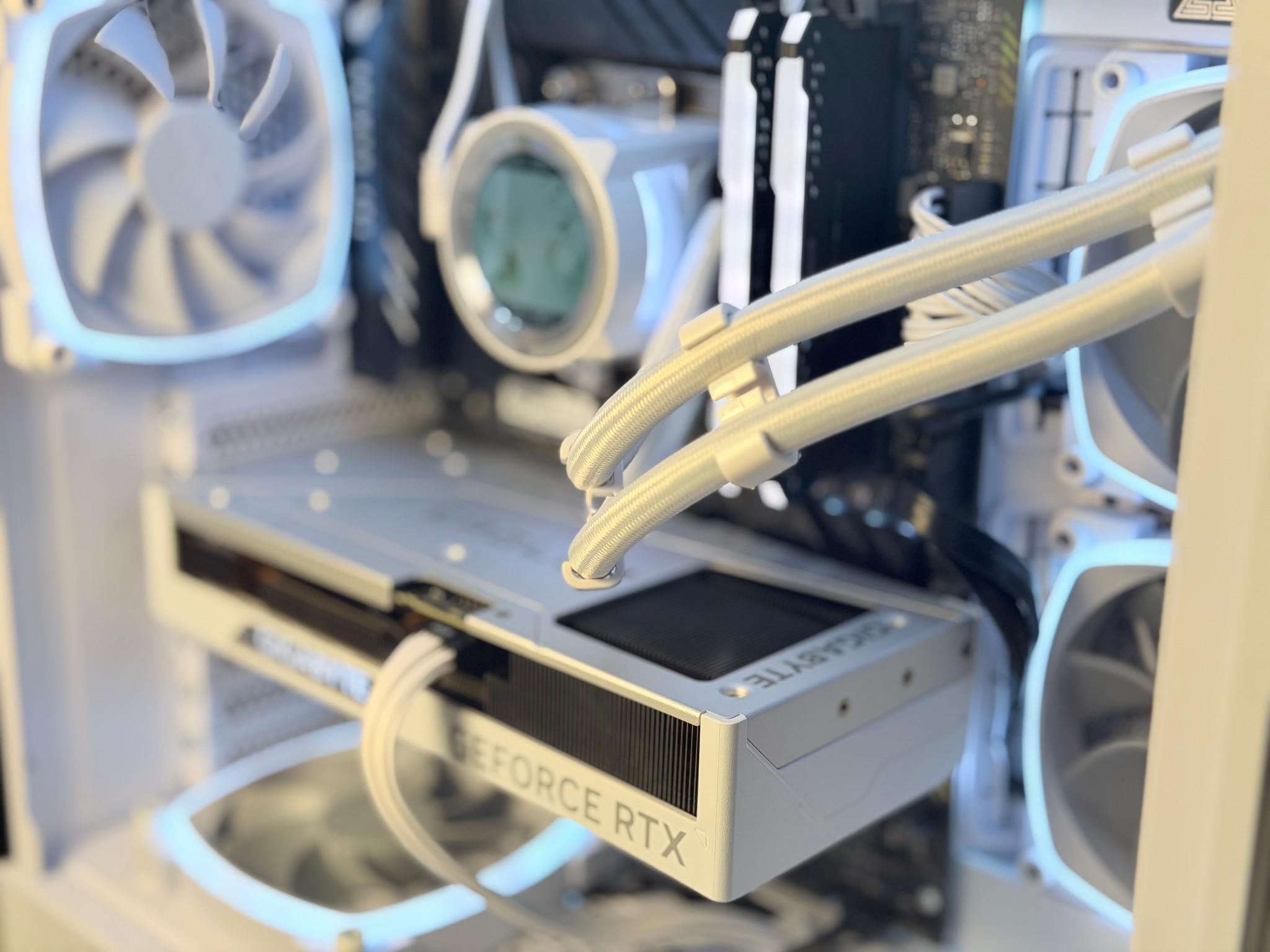 🤍❄️ Snow Day | i9-12900K | RTX 4070 Super | 32GB DDR4 | 2TB Gen4 | 360mm LCD AIO ❄️🤍