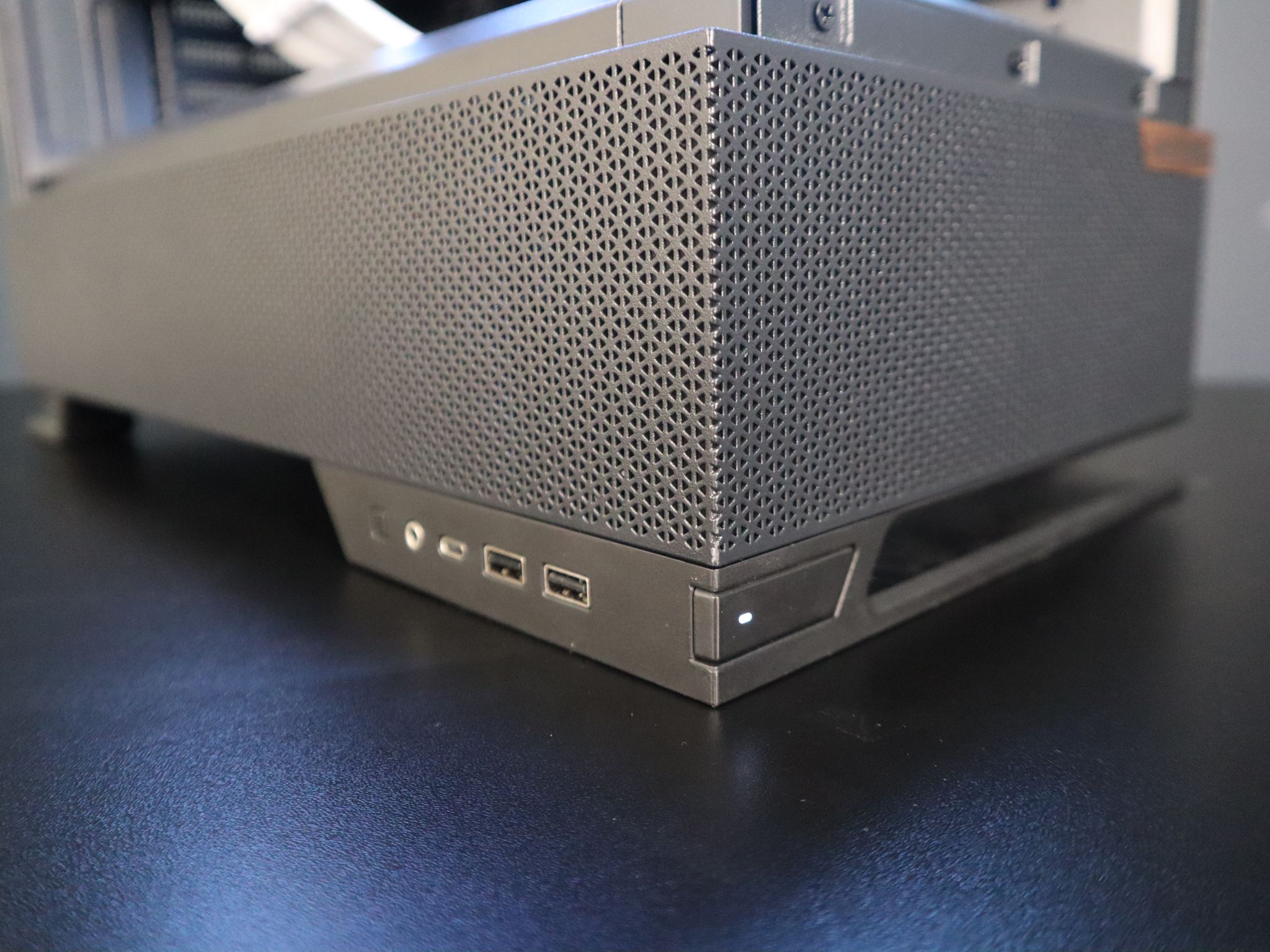 Radeon RX 9070 XT Custom Gaming PC - Ryzen 7 9800X3D, 32GB RAM