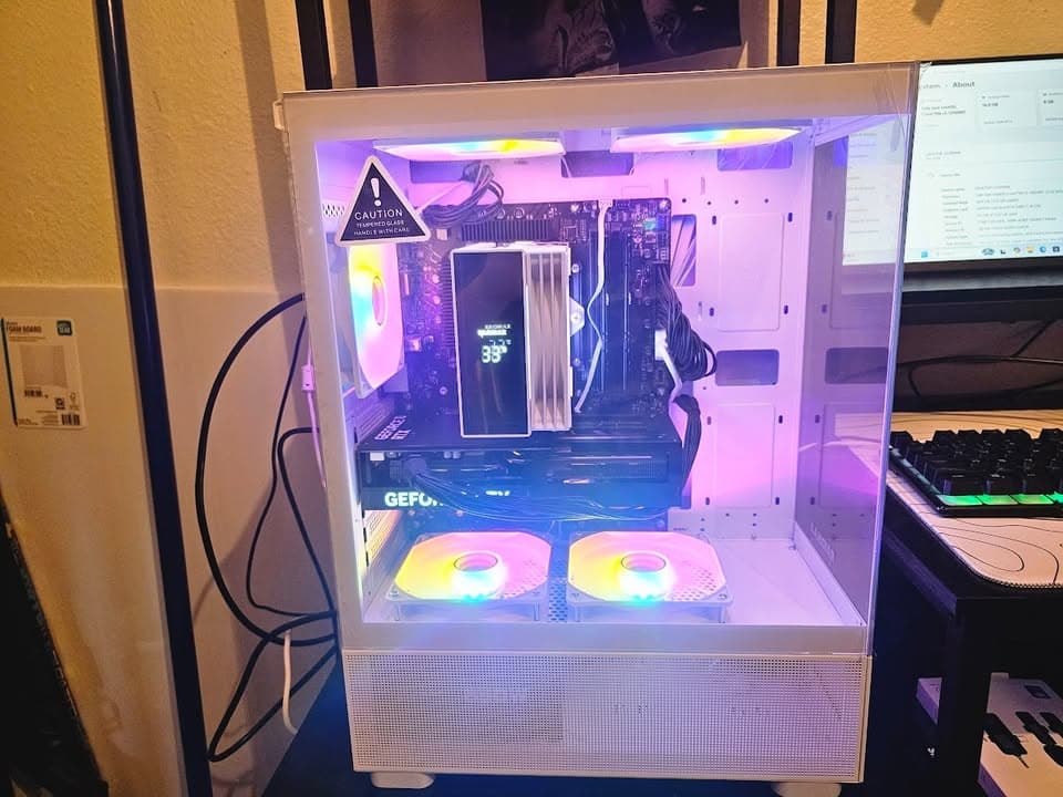 ⚡ White RGB Gaming PC – RTX 5060 Ti / i5‐12600KF – 240FPS Monster / Clean Build ⚡