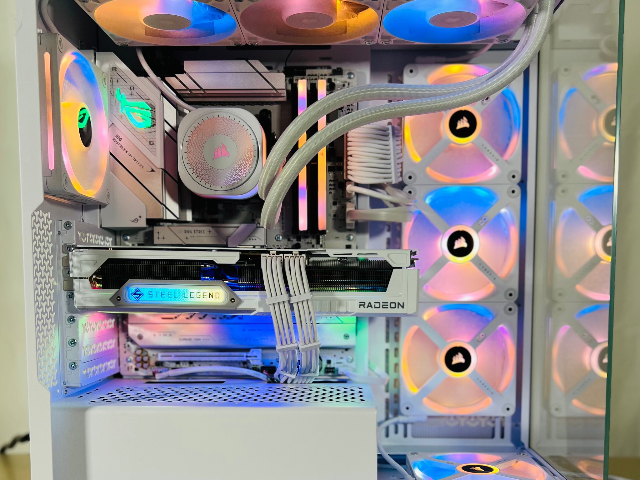 Icey white R7-9800x3d with Rx 9070 XT
