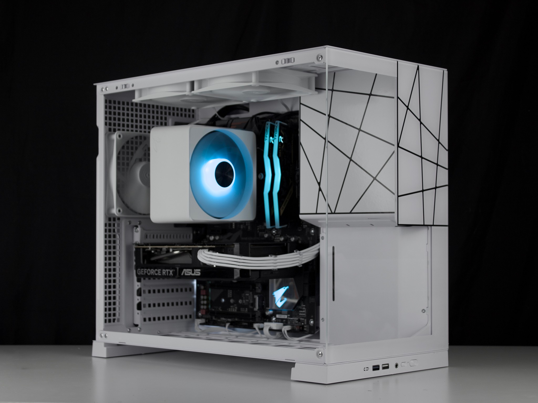 🧊❄️🧊 White Gaming PC – RTX 5060, Ryzen 5 5600X, 16GB RAM, 1TB SSD - WiFi, BlueTooth 🧊❄️🧊