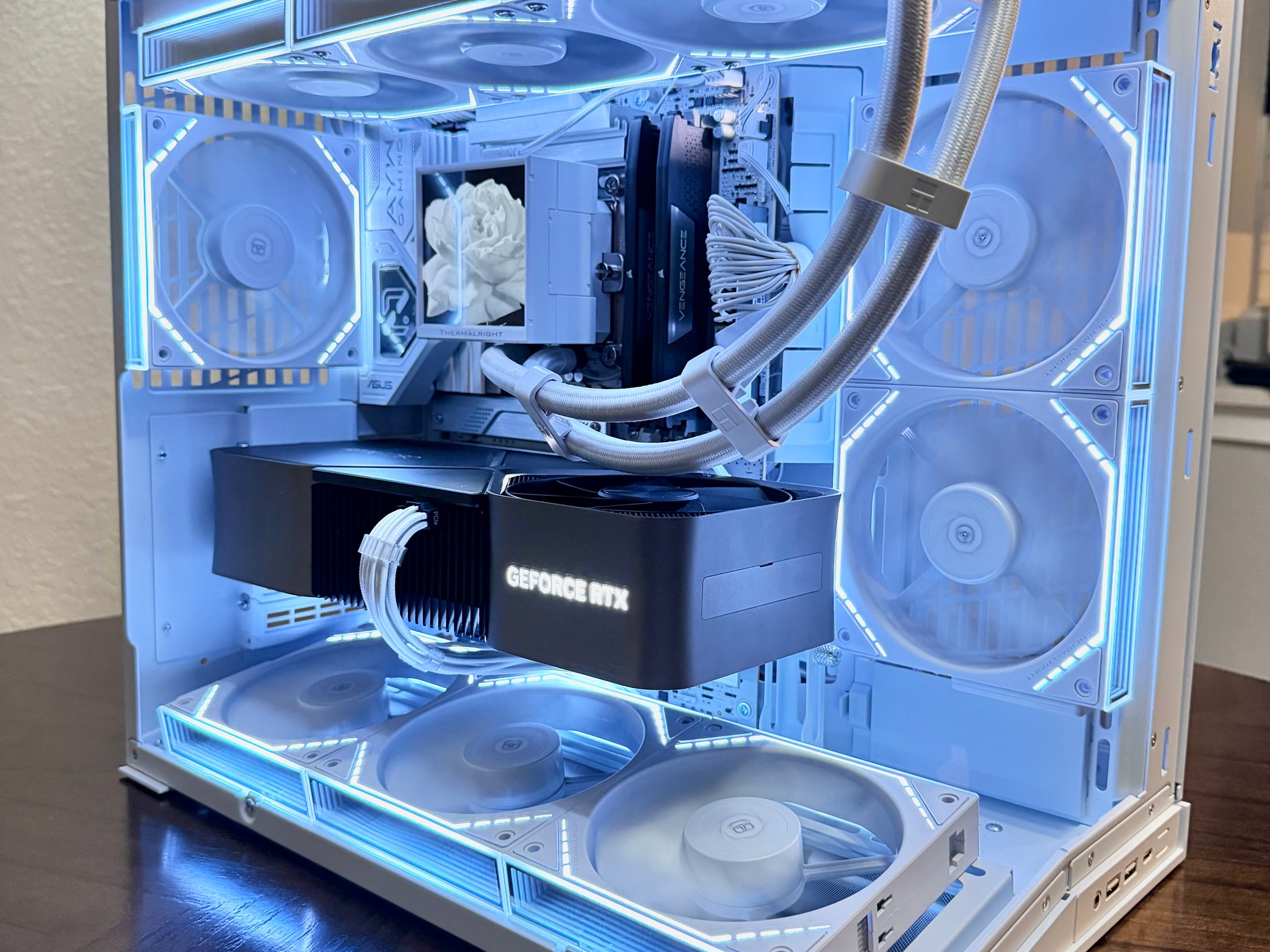 Premium White Gaming PC - RTX 4080 FE 16GB | Ultra 7 265K (20 Cores) | 32GB DDR5 | 2TB Gen4 NVMe SSD
