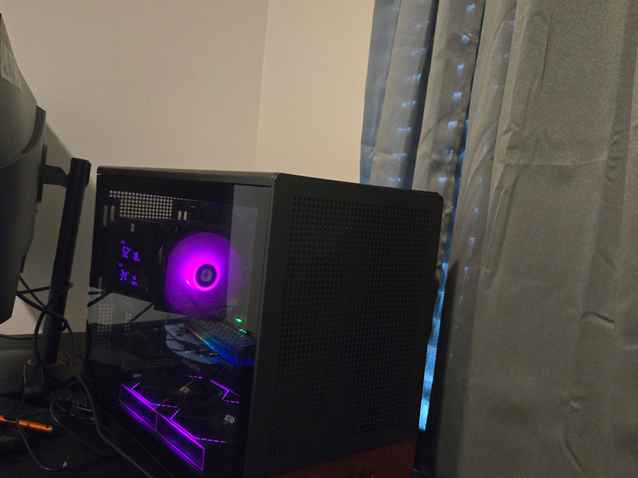 Radeon RX 9060 XT 16GB Custom Gaming PC - Ryzen 7 9800X3D, 2TB NVMe SSD