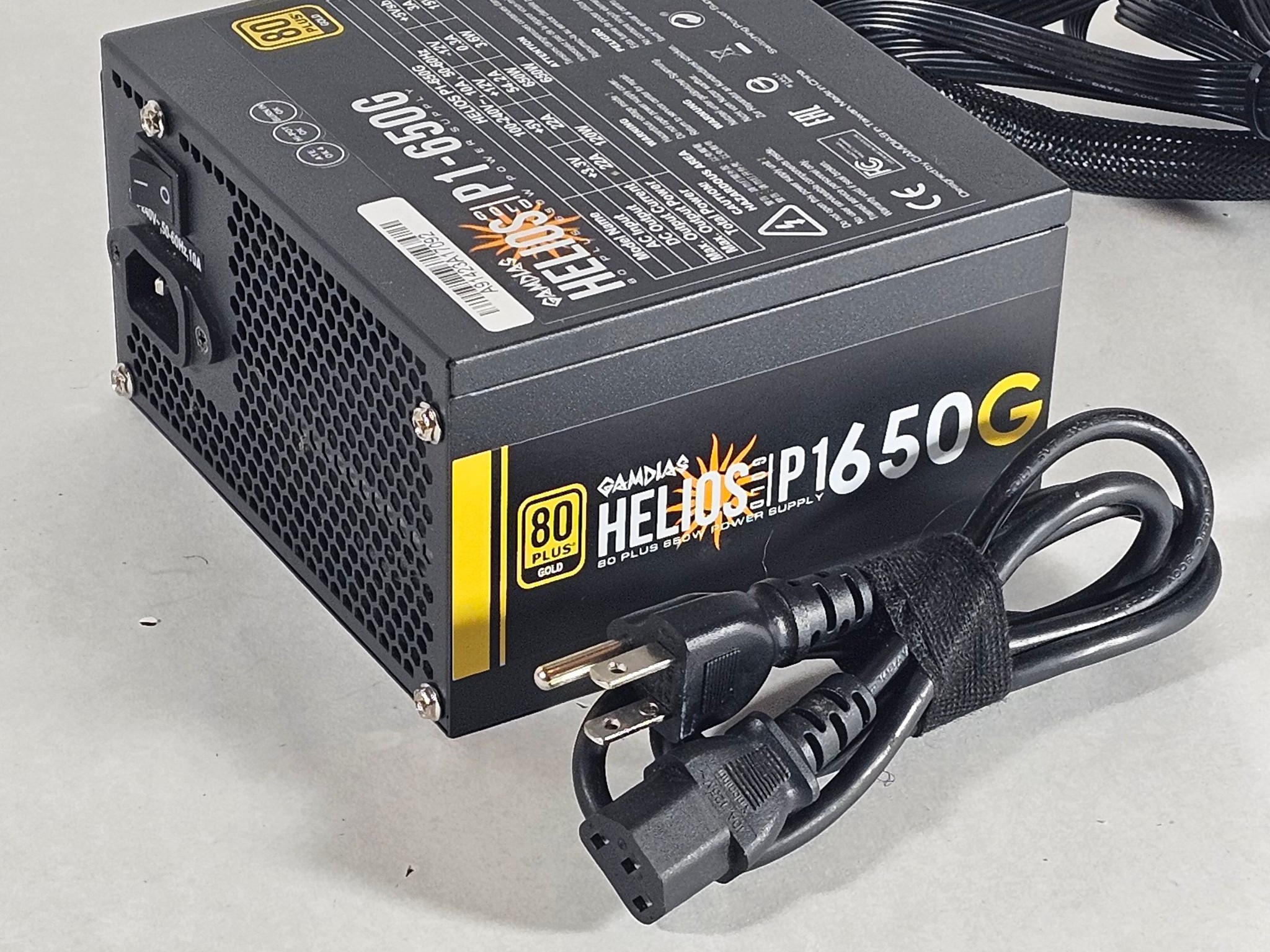 650 Watt PSU 80+ Gold Helios P1 650G Power Supply