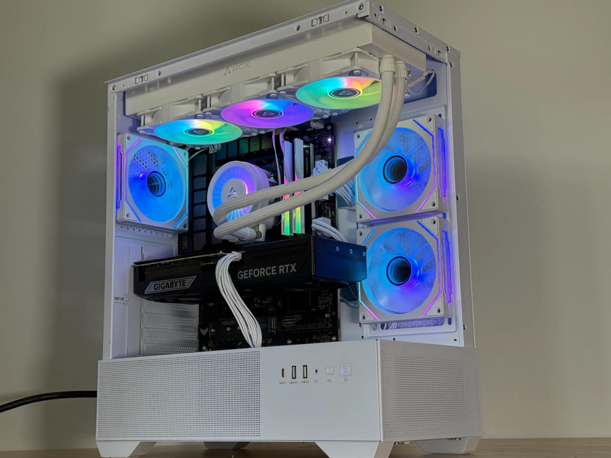 RTX 5070TI ryzen 7 7700x Gaming PC