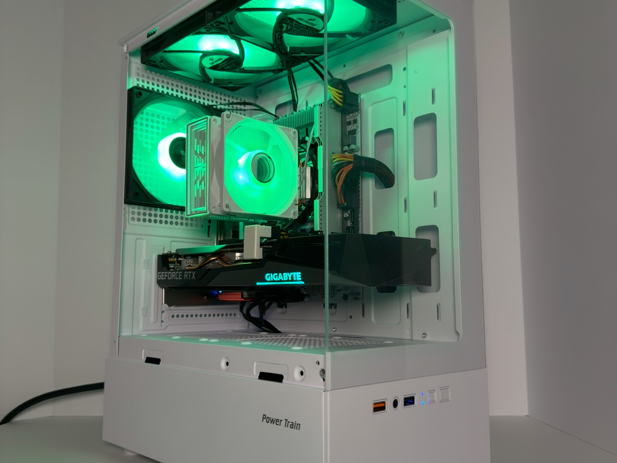 ❄️FUTURE FROST❄️ 1080p | RTX 3050 8GB | 10 CORE INTEL | 16GB DDR4 | 1TB M.2