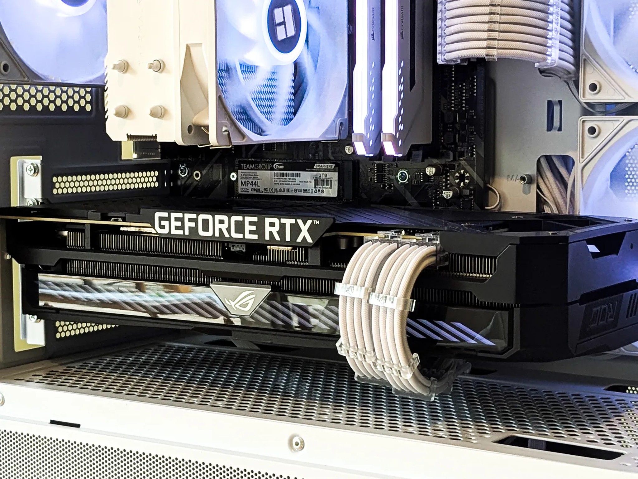 🤍 IceFang 🐉 || 🐲 RTX 3070 | AMD Ryzen 5 5600x | 16GB DDR4 RAM | 1TB NVME SSD
