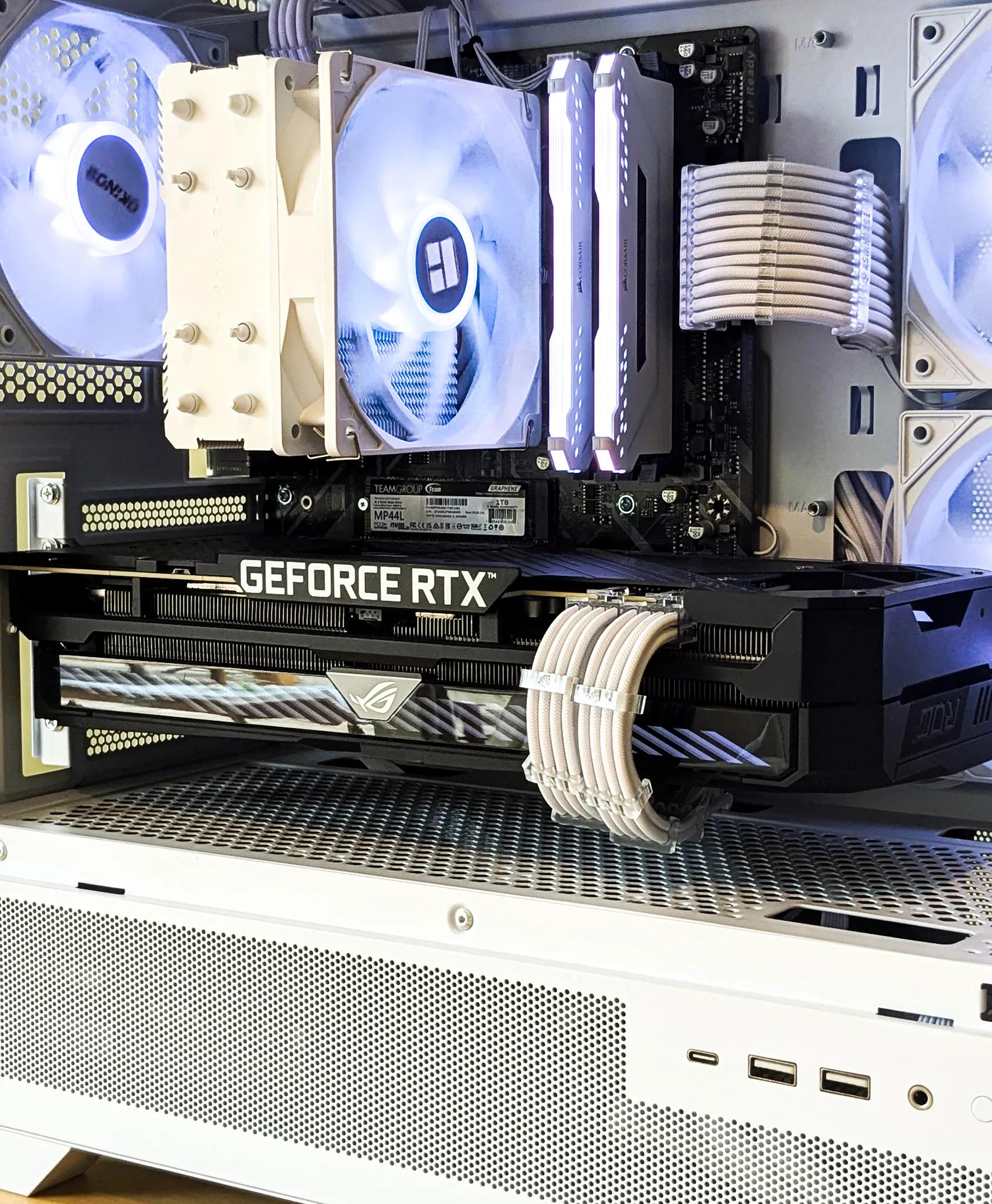🤍 IceFang 🐉 || 🐲 RTX 3070 | AMD Ryzen 5 5600x | 16GB DDR4 RAM | 1TB NVME SSD