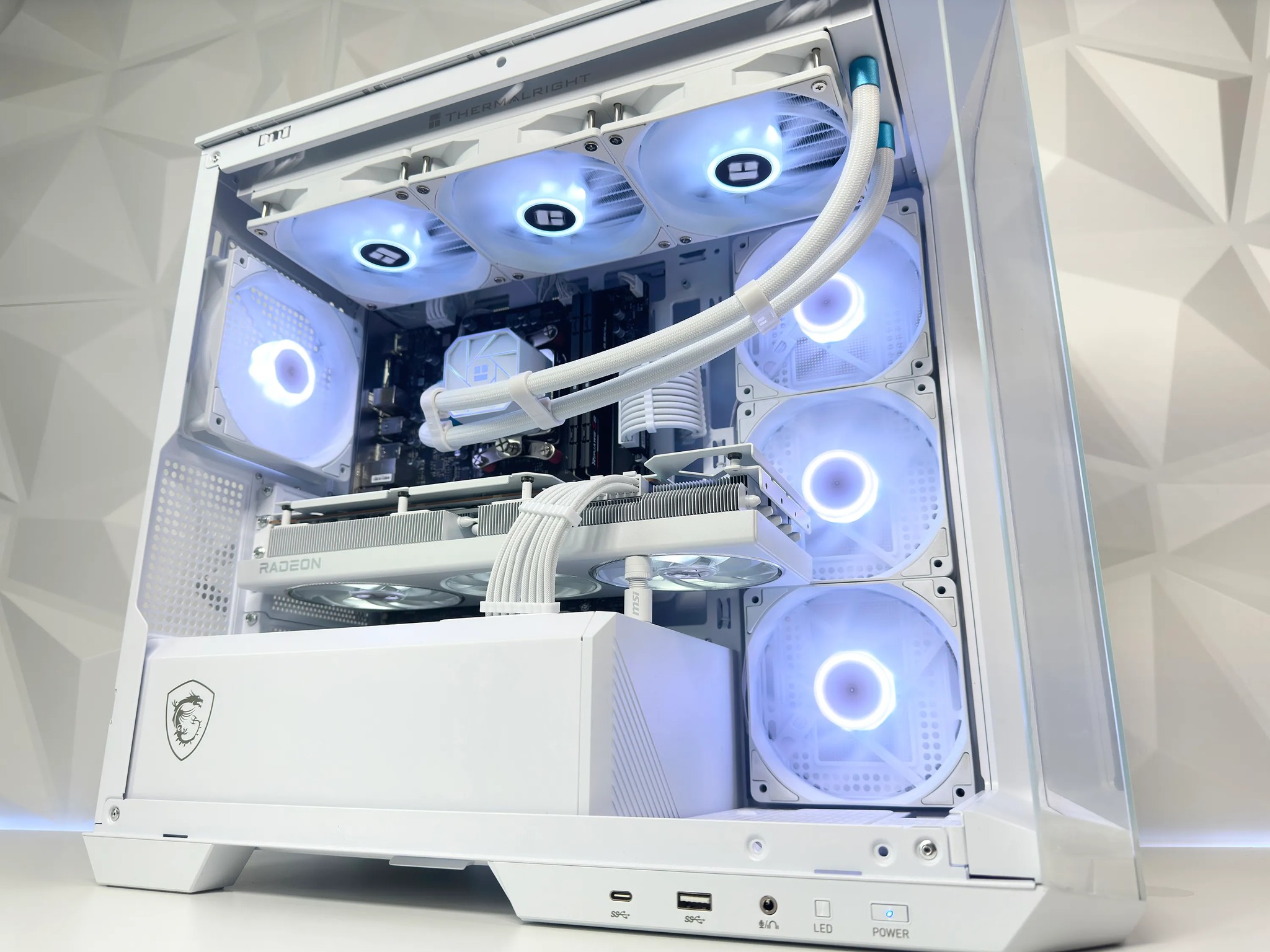 🌬️🧊🐧🥶Iceberg||💧Liquid Cooled Gaming PC❄️AMD RX 7800 XT 16GB❄️AMD Ryzen 5 7500F❄️32GB DDR5❄️ 1TB