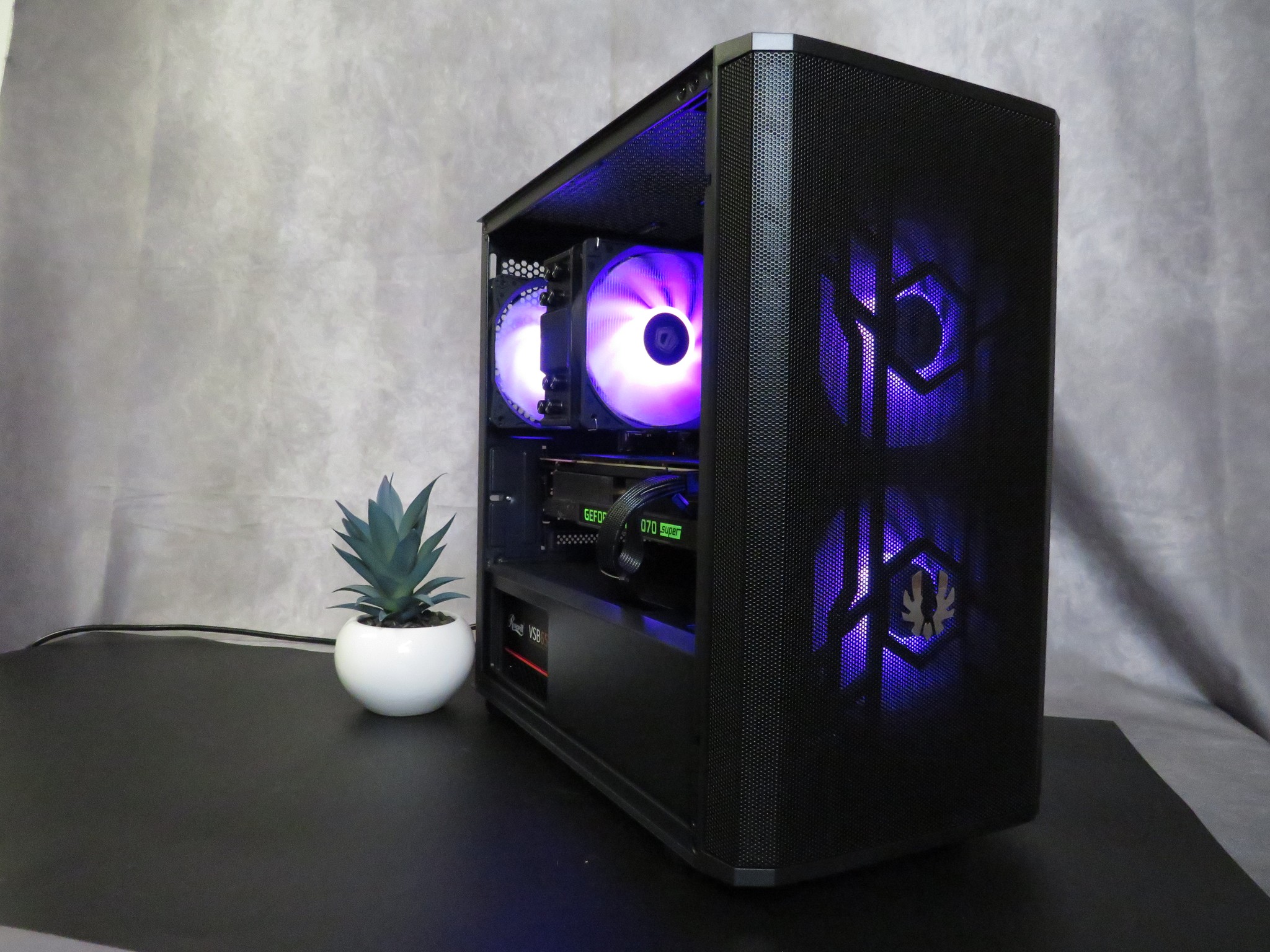 Good looking mid-range gamer: Ryzen 5 3600 + RTX 2070 Super + 16 GB DDR4 + 1 TB NVME