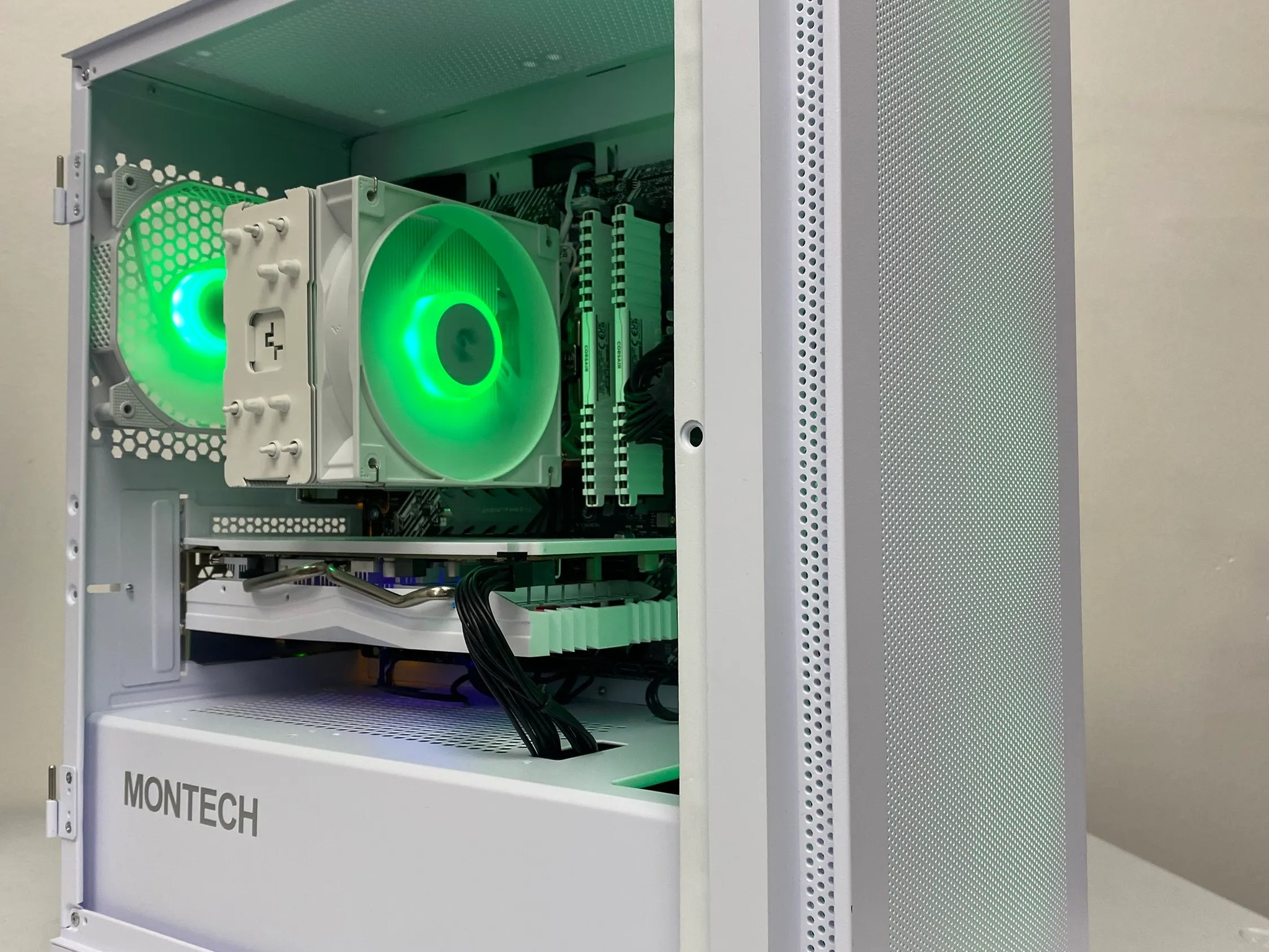 Arctic Edge - 1080p Performance PC