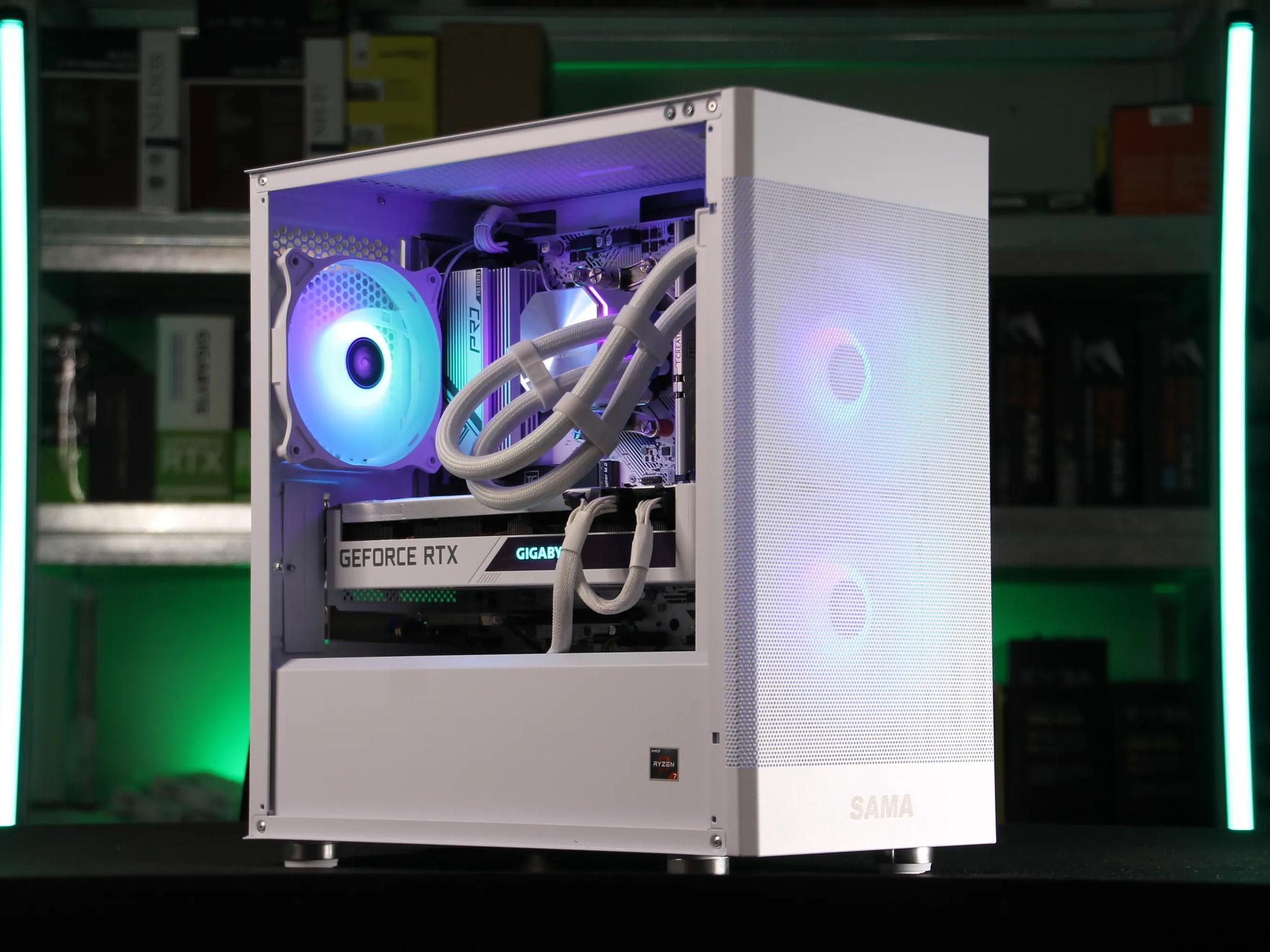 𝙄𝘾𝙀𝙀 // Ryzen 7 3700X, RTX 3070 // Mid-range Gaming PC