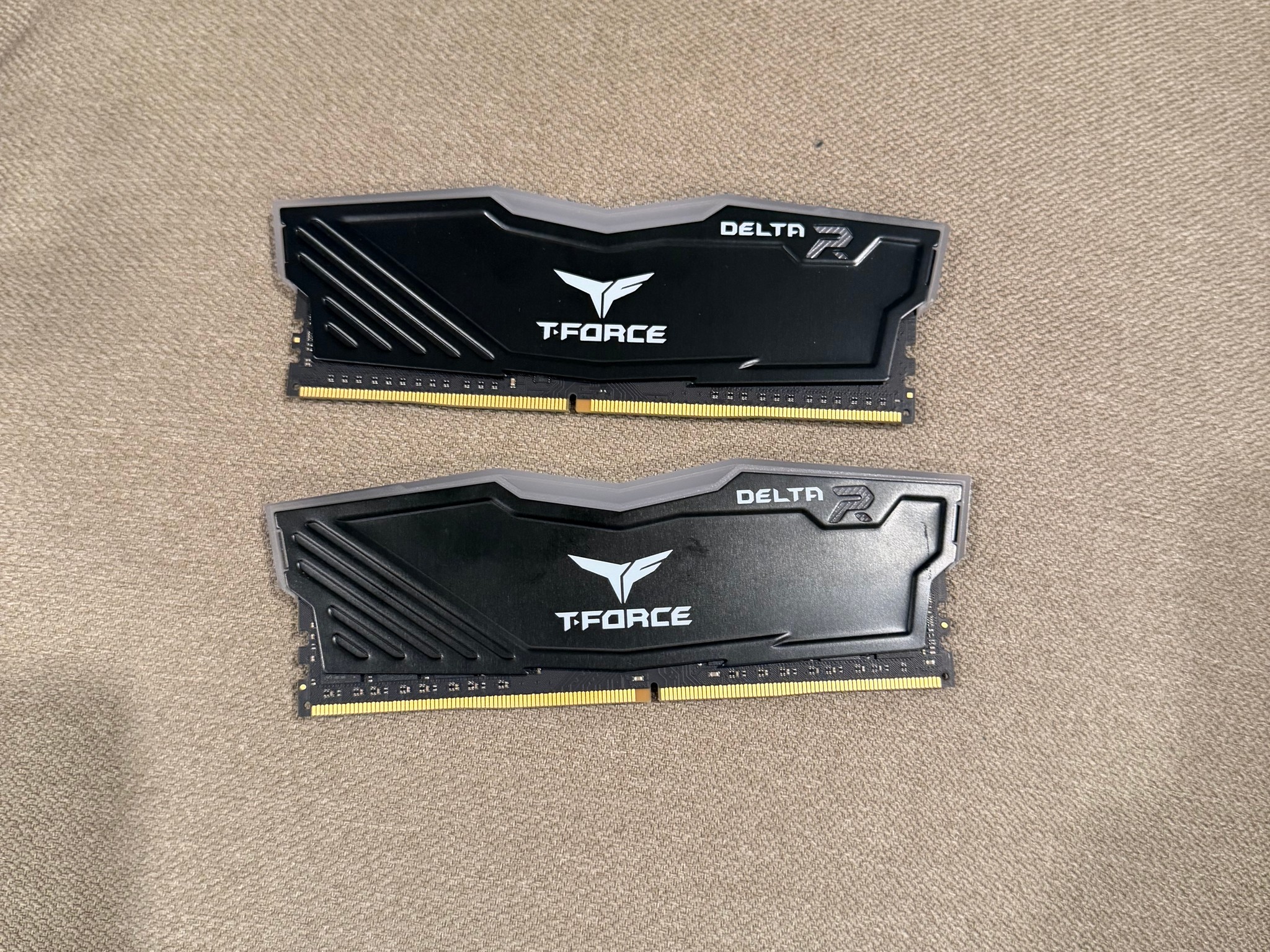 TEAMGROUP T-Force Delta RGB DDR4 32GB