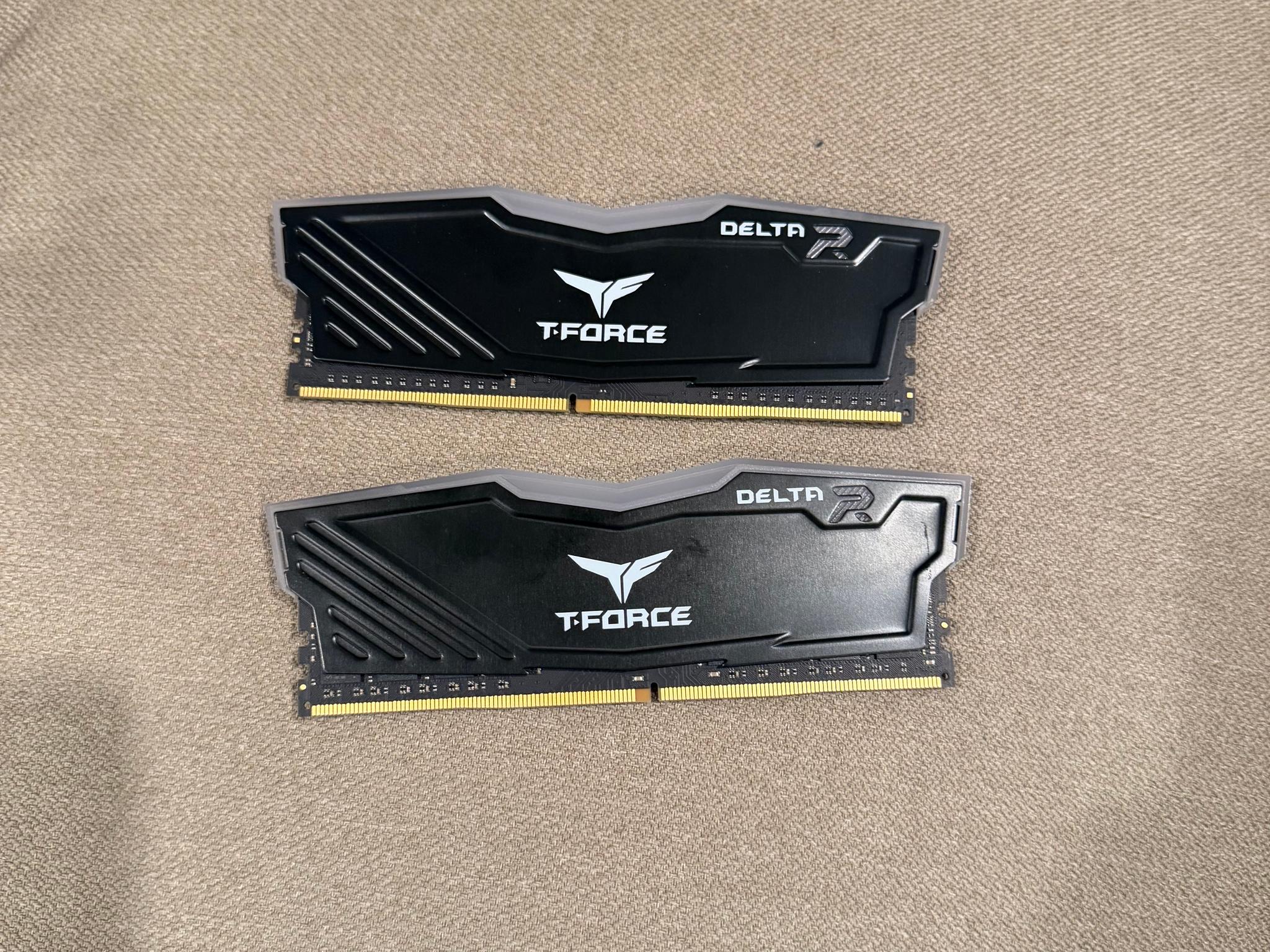 TEAMGROUP T-Force Delta RGB DDR4 32GB