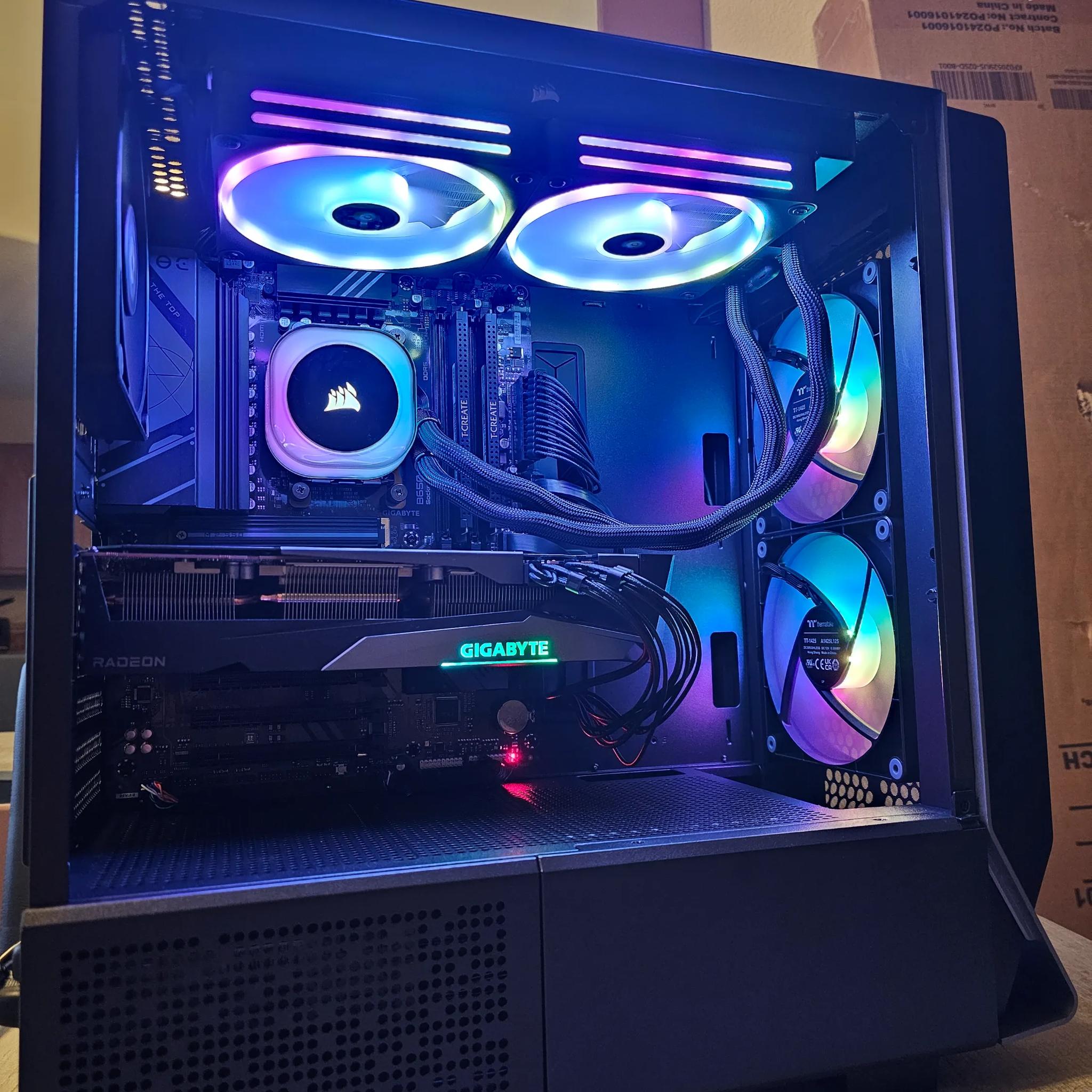 Black Swan R2 AMD: 7700/AMD 6800/32GB RAM/ Ultimate 1080P/1440P Gaming PC