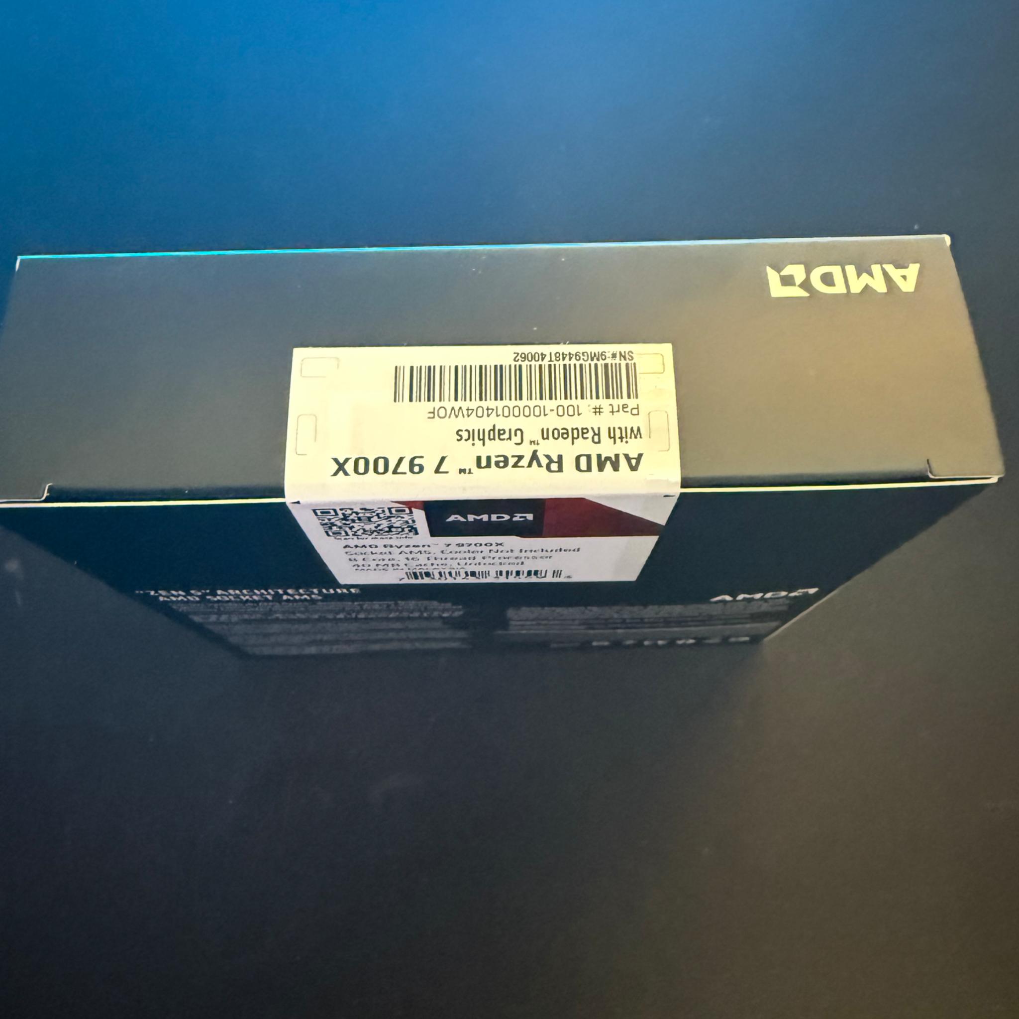BNIB AMD Ryzen 7 9700x