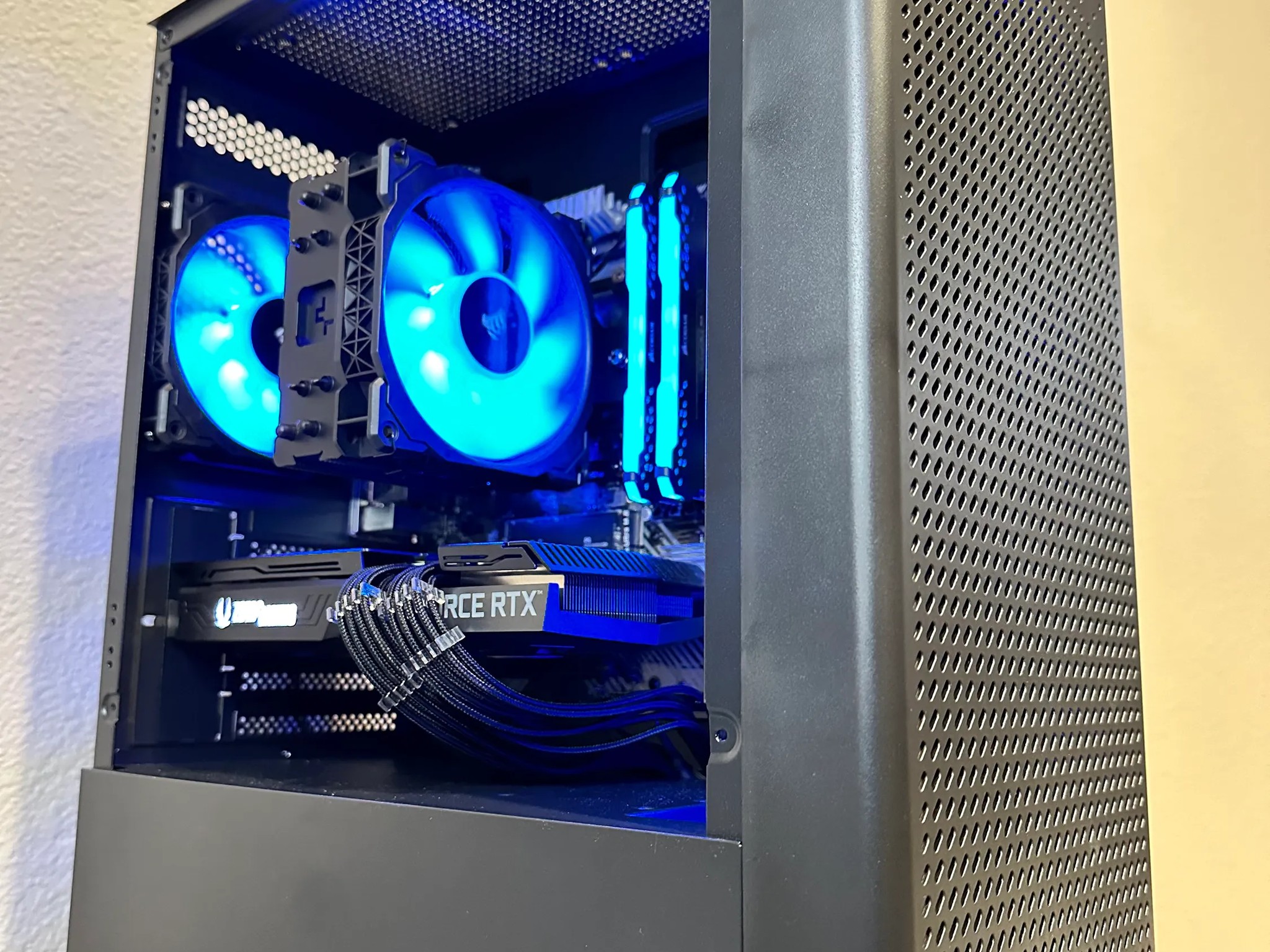 1440p Gaming PC | Ryzen 7 5800x | RTX 3070 | 16 GB RAM 3200 MHZ | 1TB M.2 SSD | WIFI