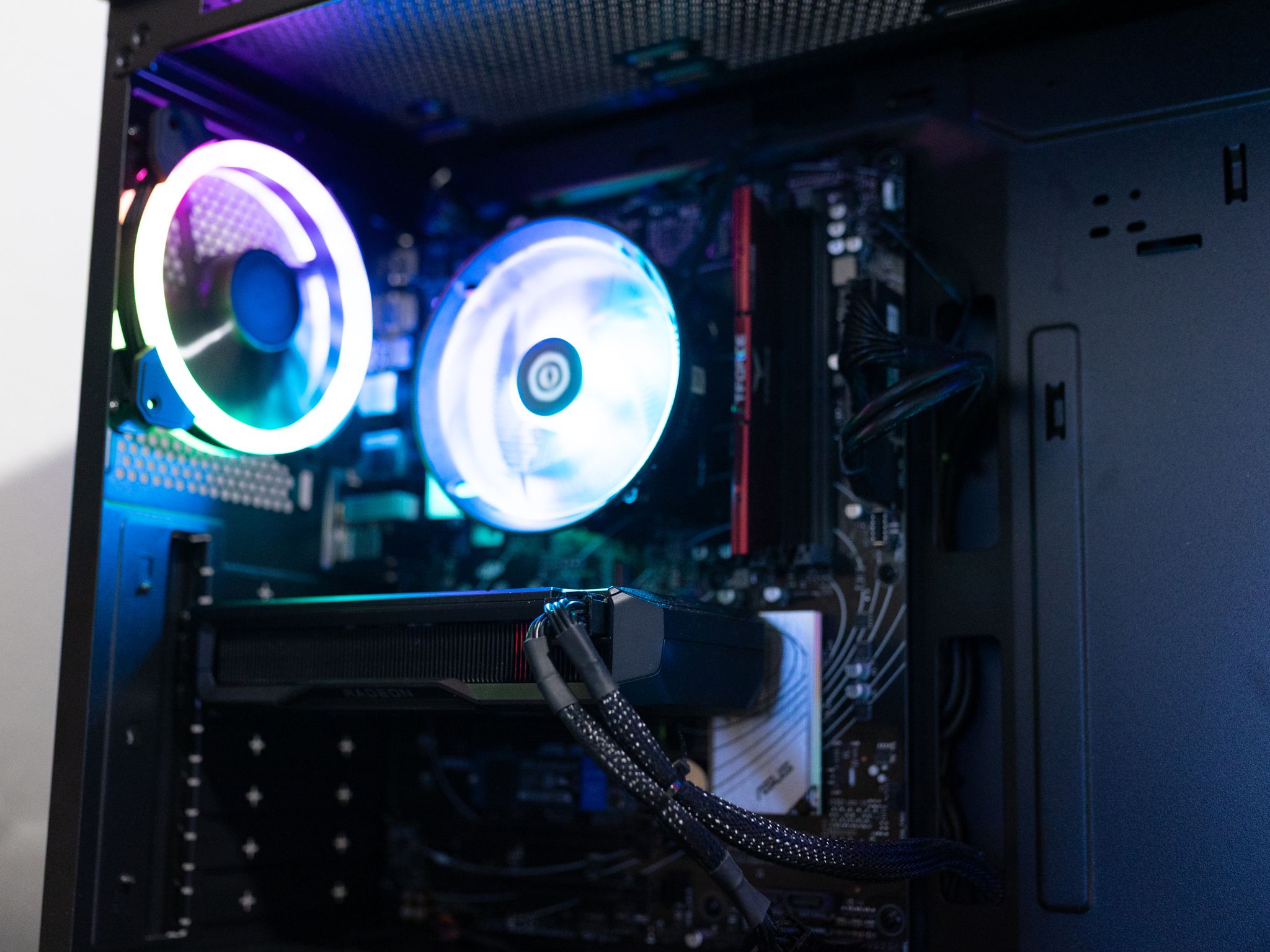 Radeon RX 7600 Custom Gaming PC - Ryzen 5 7600, 512GB SSD