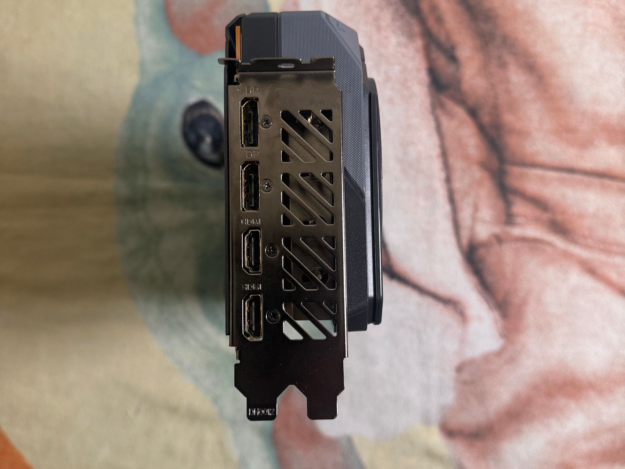 GIGABYTE RX 9070 XT GAMING OC 16G