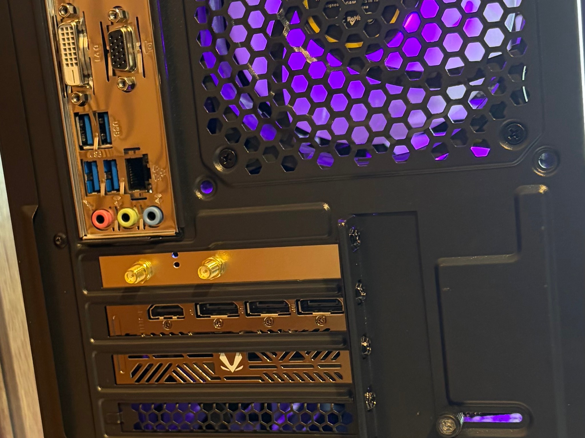 RTX 5060 | RYZEN 5 5500 | 16GB DDR4 | 500GB SSD| 450W