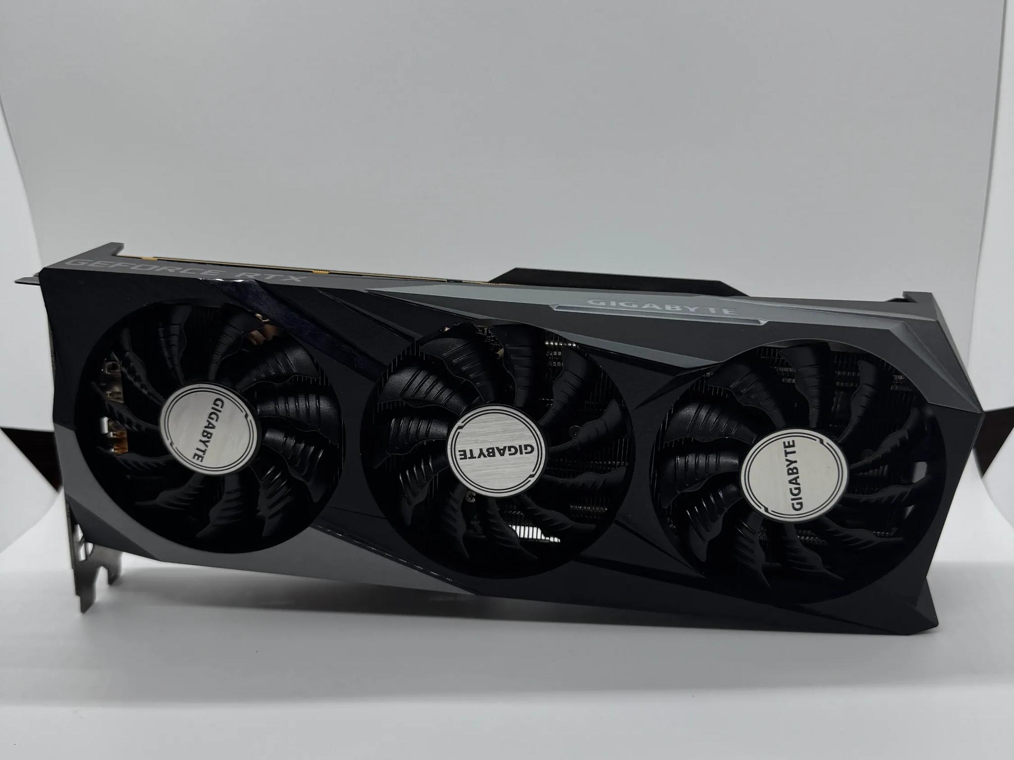 Gigabyte GAMING OC GeForce RTX 3070 8 GB Video Card