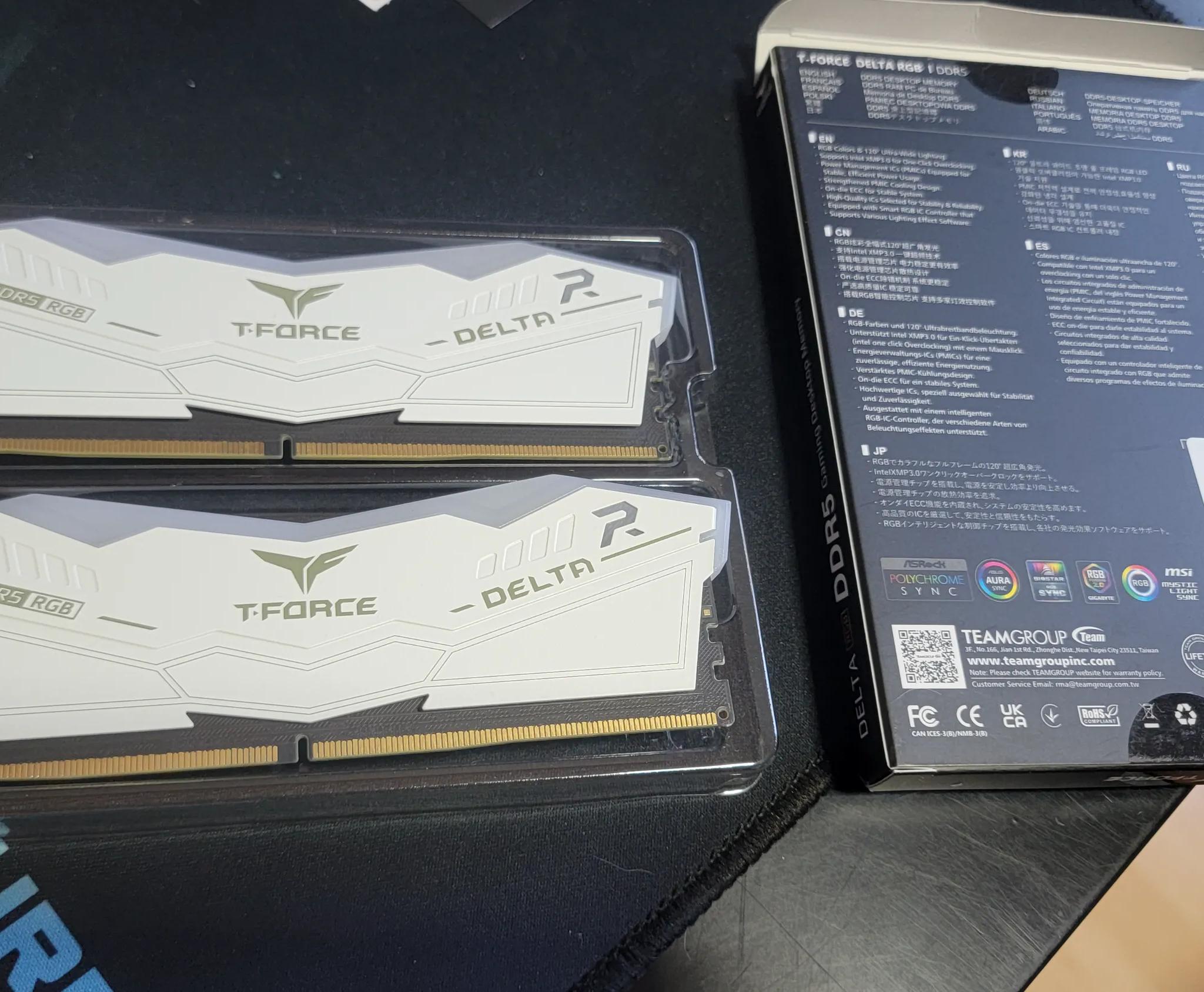 T-Force Delta RGB DDR5 White-4x16 64 GB 6000/CL38