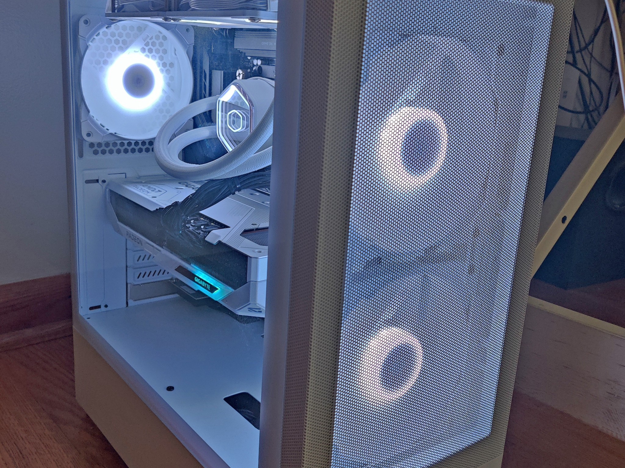 Desktop Gaming Computer AMD Ryzen 7 9800X3D 32 GB DDR5 6000 Radeon RX 9070 XT 2TB Hynix P41 Offer?
