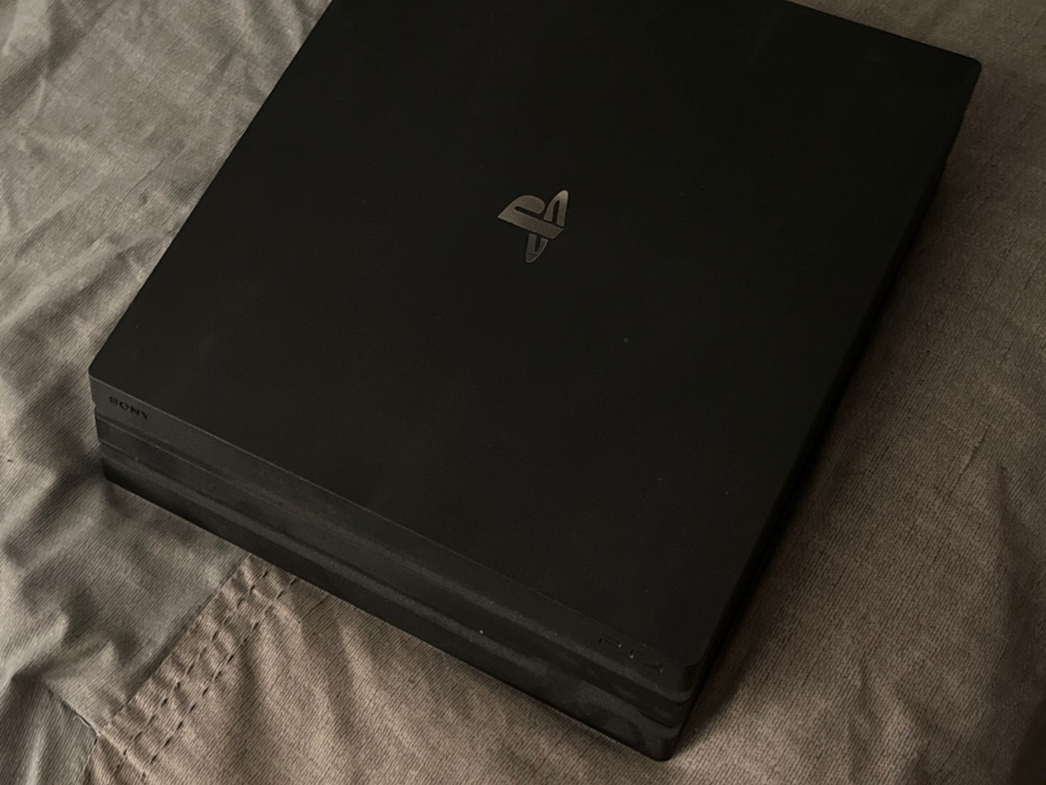 PS4 Pro 1 TB Black (Triple Decker Version)