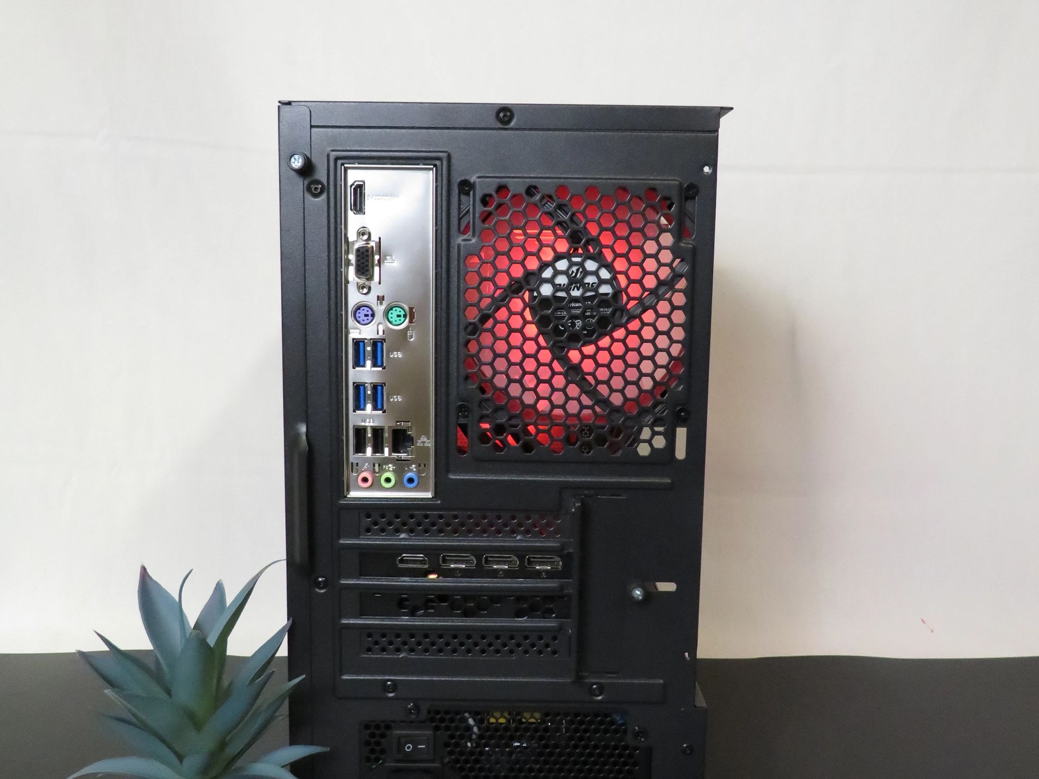Compact POWER! Ryzen 5 7400F + EVGA RTX 3070 XC3 + 32 GB DDR5 RAM + 1 TB NVME