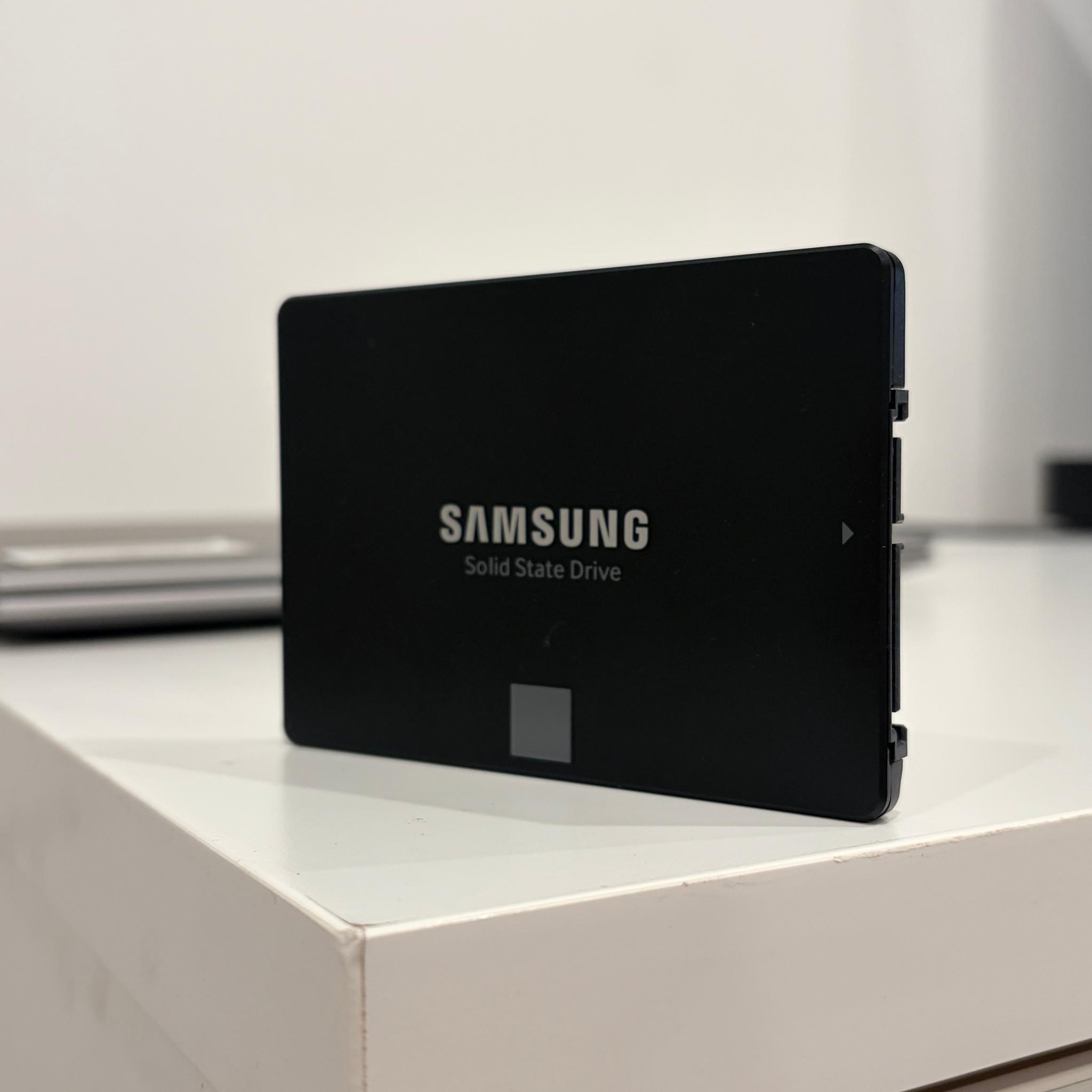 Samsung EVO 860 1 TB SATA III SSD 6 Gbps