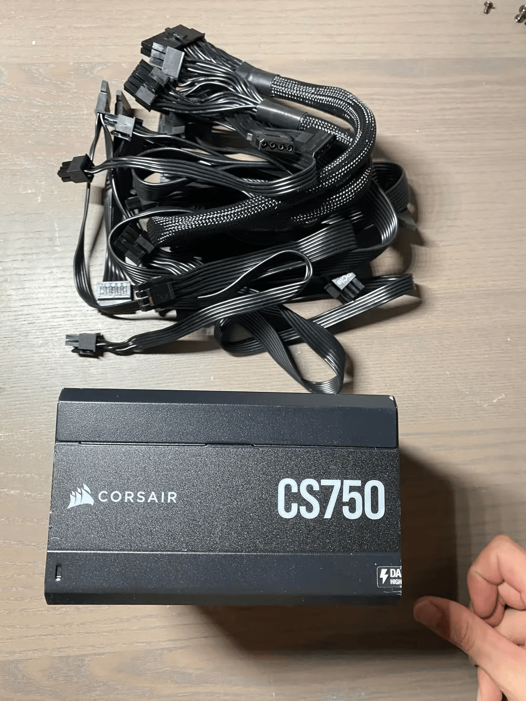 CORSAIR CS750 80+GOLD FULLY MODULAR POWER SUPPLY