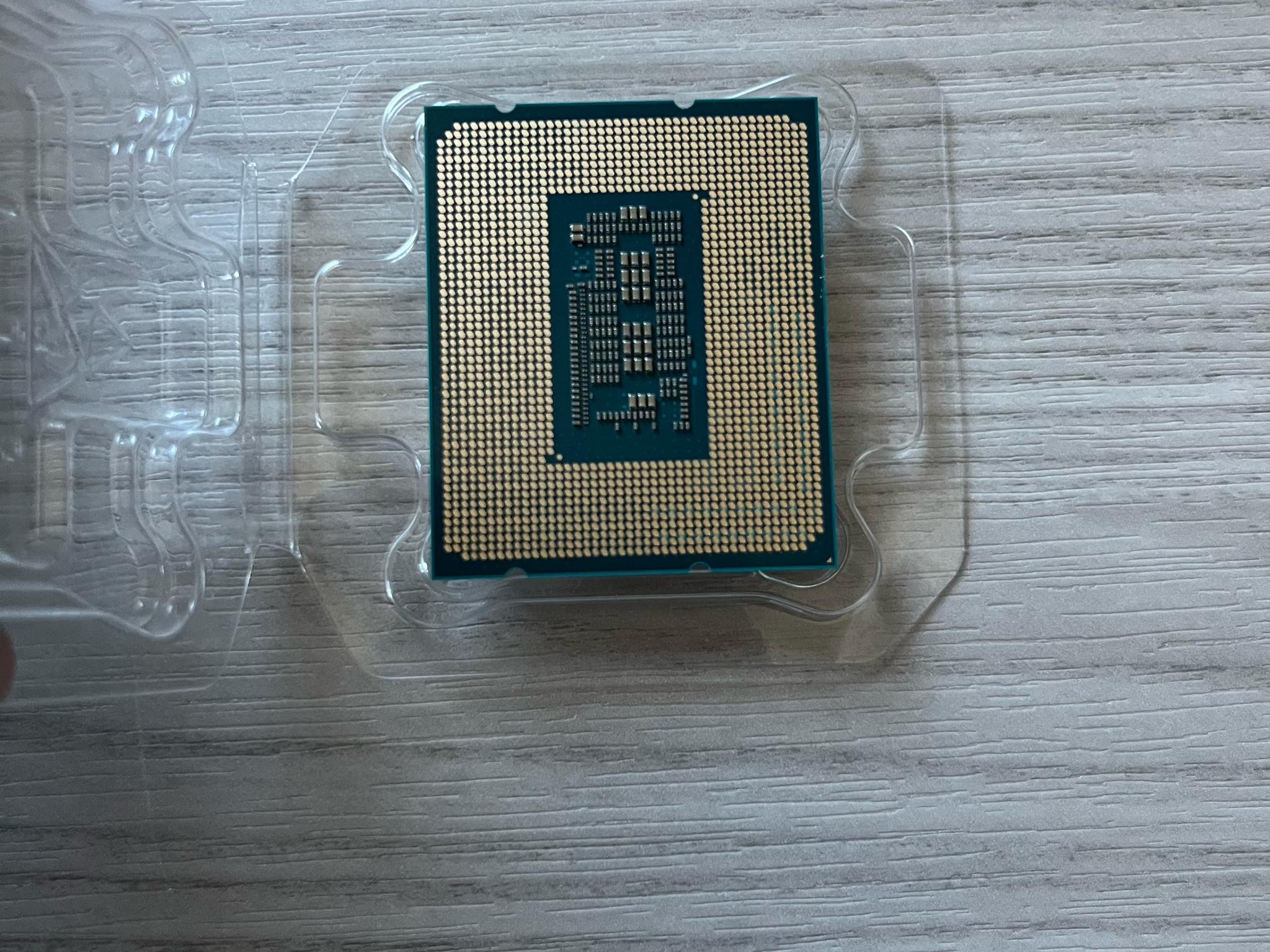 Intel Core i5-12600KF LGA 1700, Great Condition with Original Box and Manual