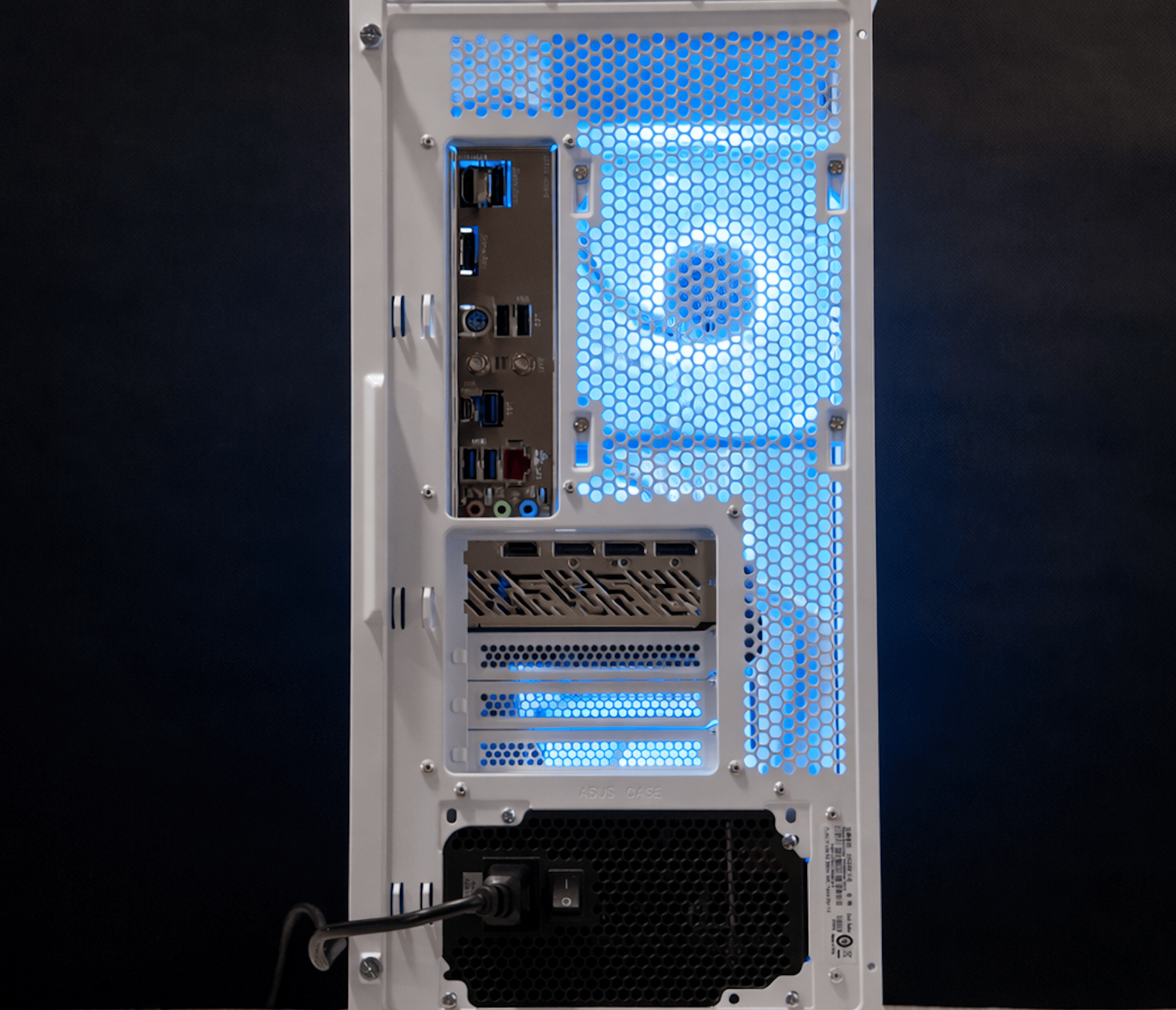 RX 9070 XT, 4TB NVMe SSD, Ryzen 5 7600X, 16GB DDR5, WiFi - Liquid Cooled Gaming PC