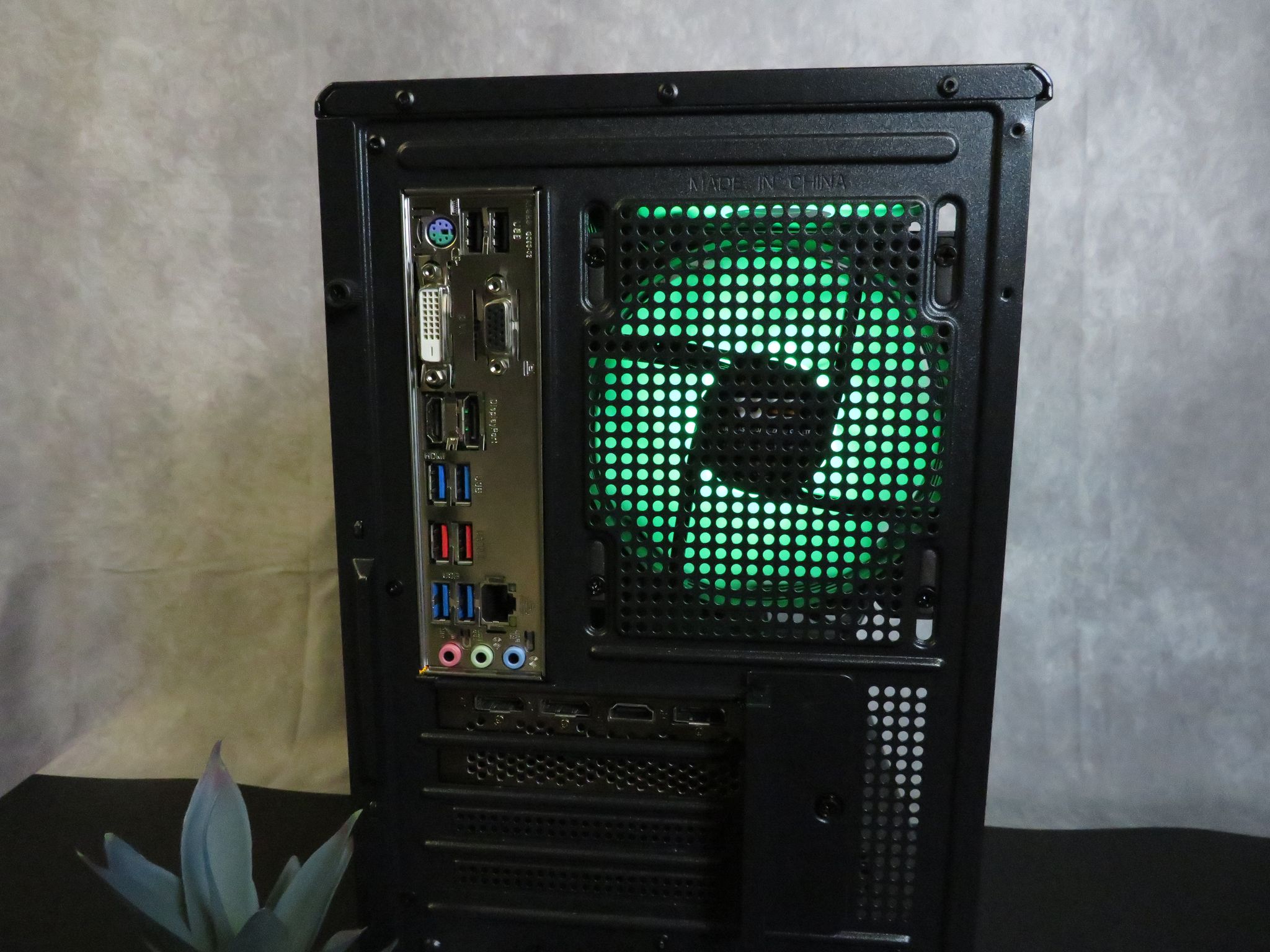 Entry level 1440p GAMER! RTX 2080 Super - Ryzen 5 5500 - 16 GB DDR4 - 1 TB SSD