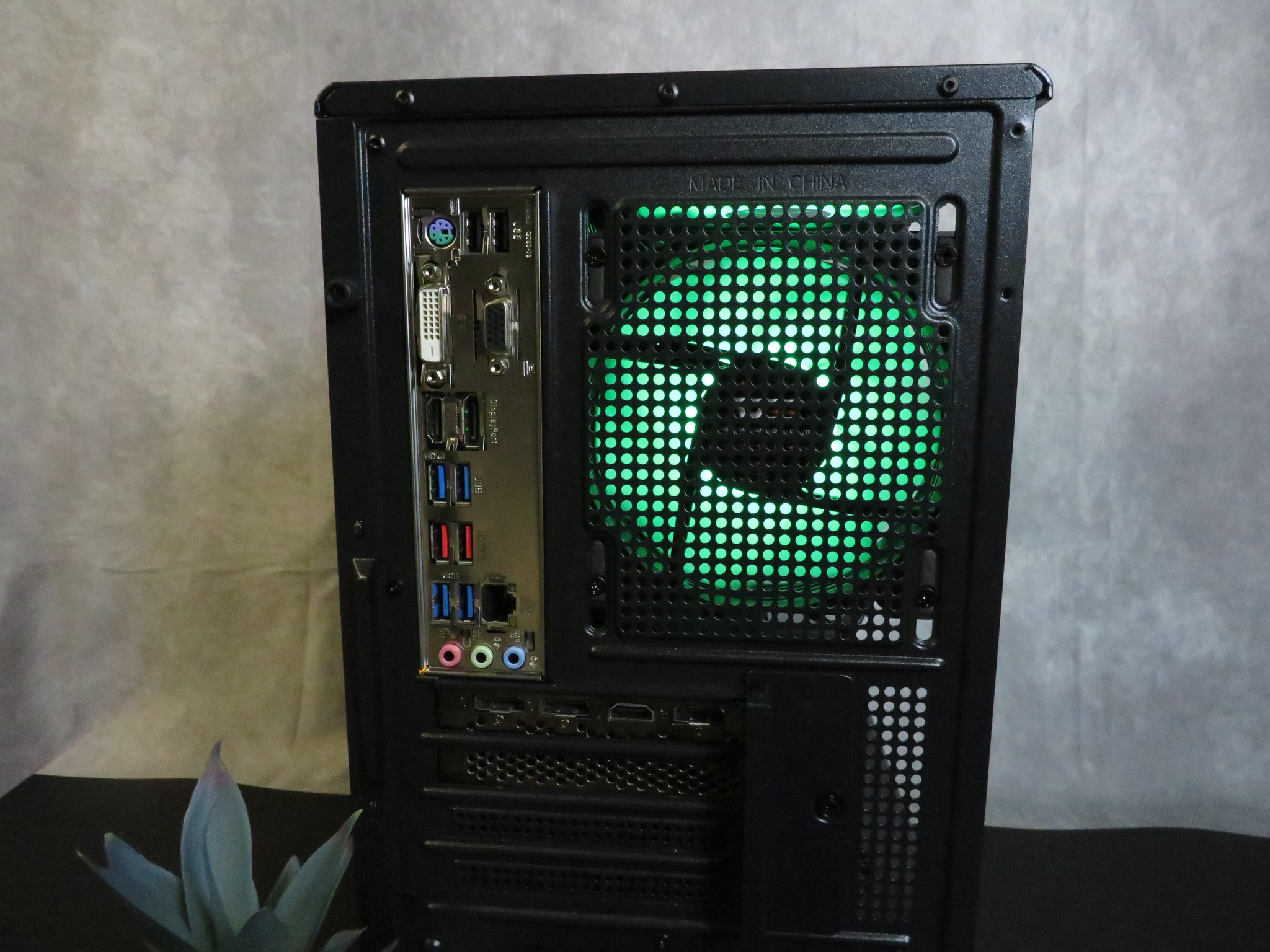Entry level 1440p GAMER! RTX 2080 Super - Ryzen 5 5500 - 16 GB DDR4 - 1 TB SSD