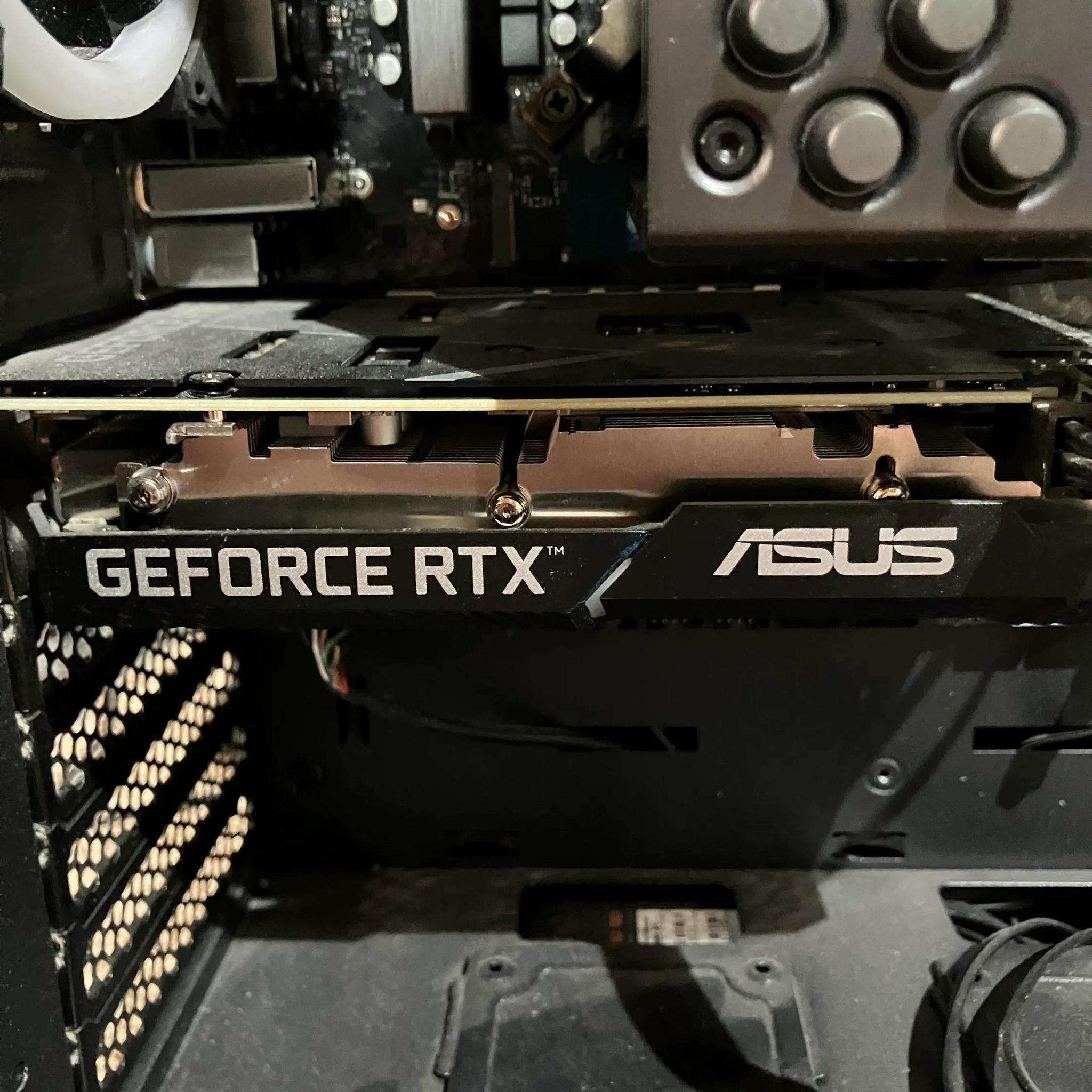 ASUS RTX 3060 12GB | Core i5-11600KF Overclocked | 32 GB DDR4 RAM | 500 GB SSD + 1 TB HDD |