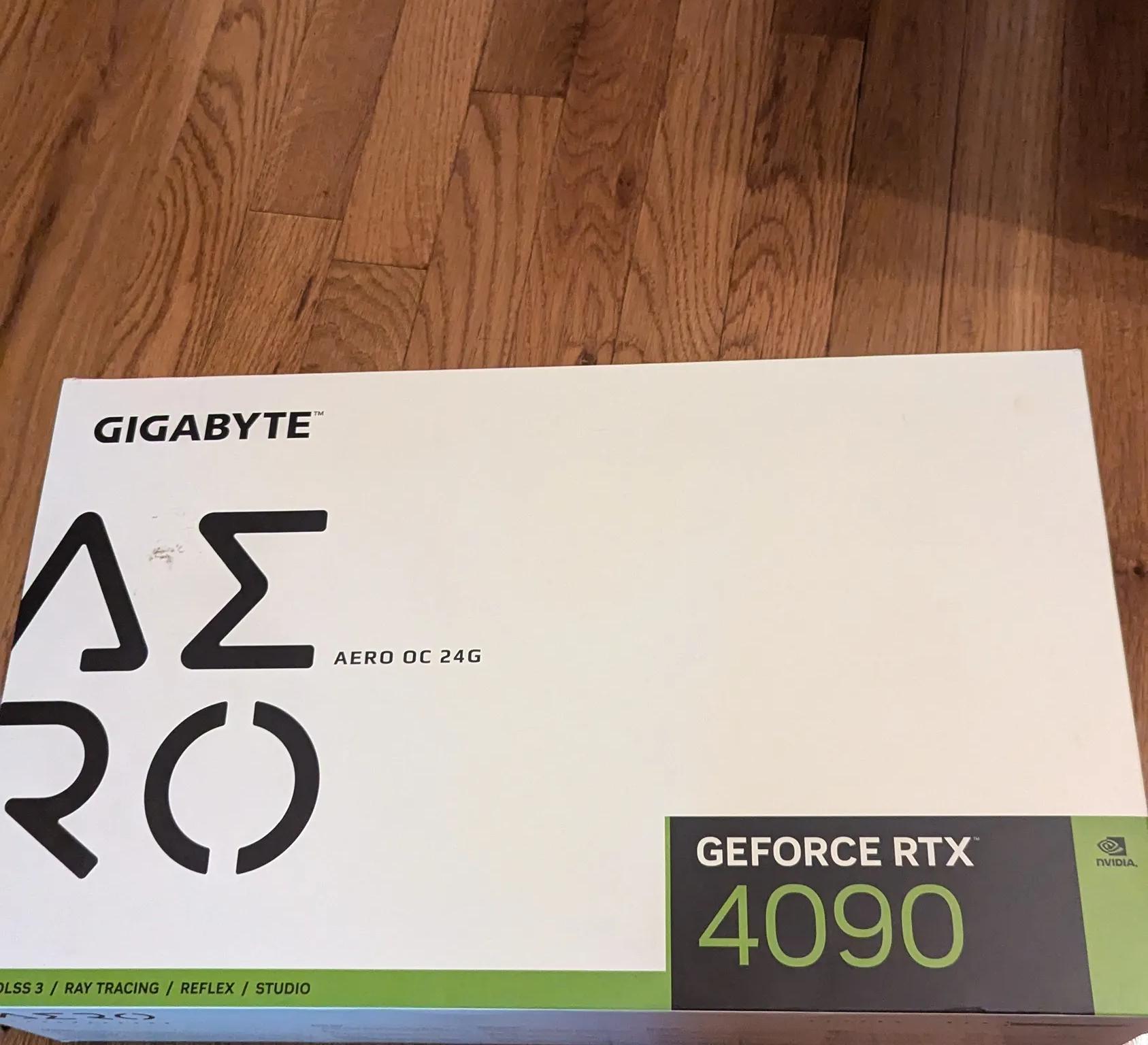 GIGABYTE RTX 4090 AERO OC and cable mod cable