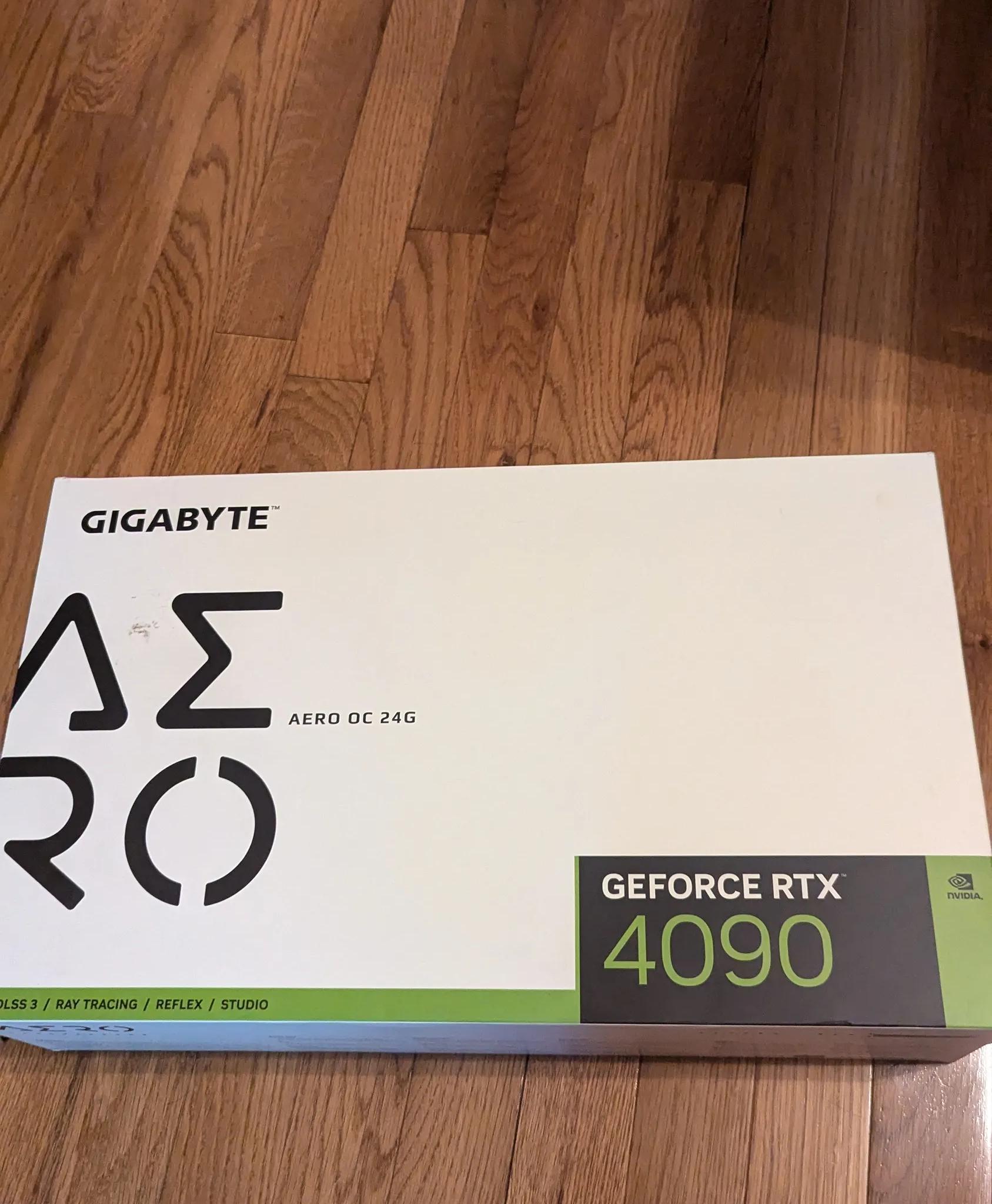 GIGABYTE RTX 4090 AERO OC and cable mod cable