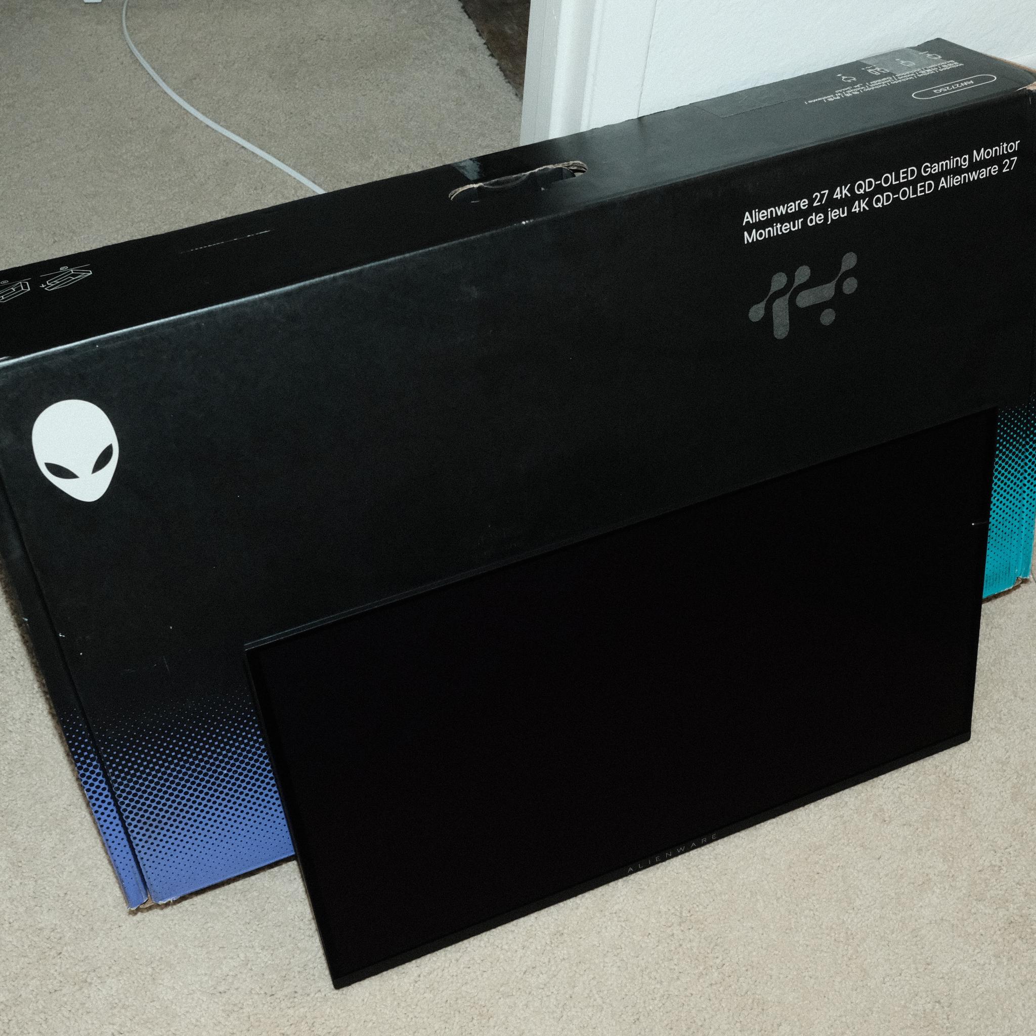 Dell Alienware 27 inch QD-OLED 4K 240Hz monitor AW2725Q - lightly used with original box