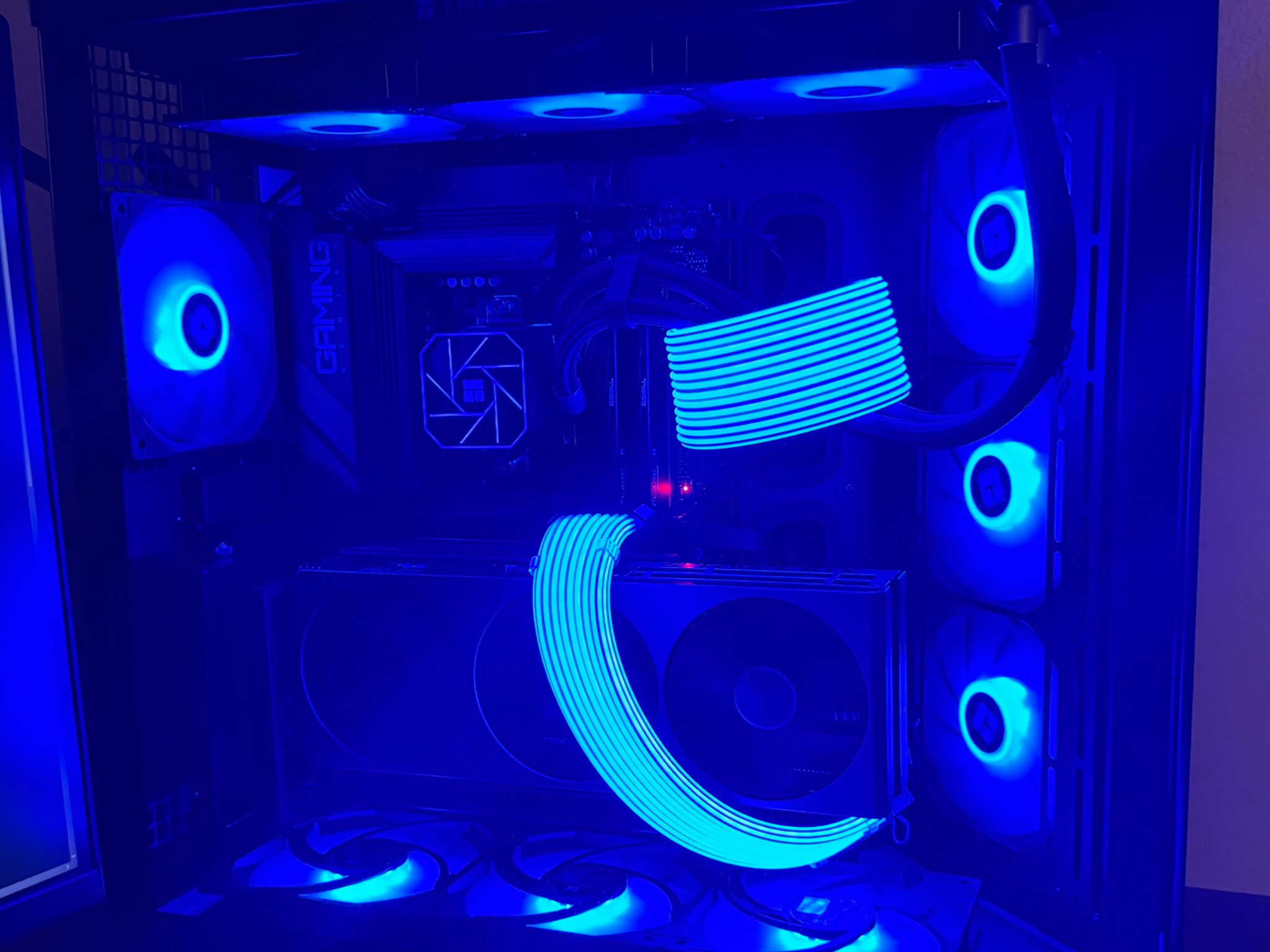 RTX 5080 - Ryzen 7 9700x - 32GB 6000mt/s DDR5 - 3TB of nvme SSD - Stream/gaming/creator ready
