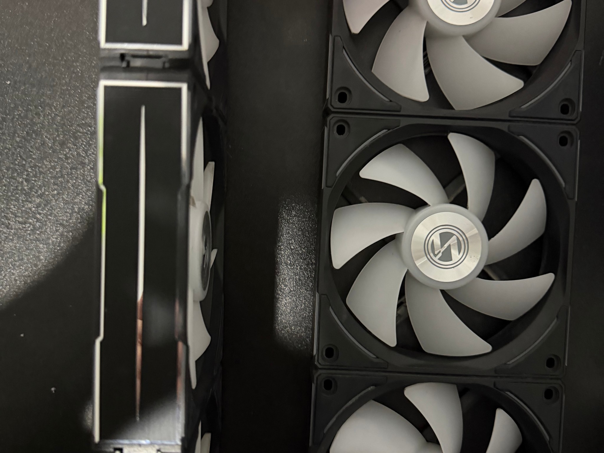 6x Lian Li UNI FAN TL Wireless Fans + Controller – Used