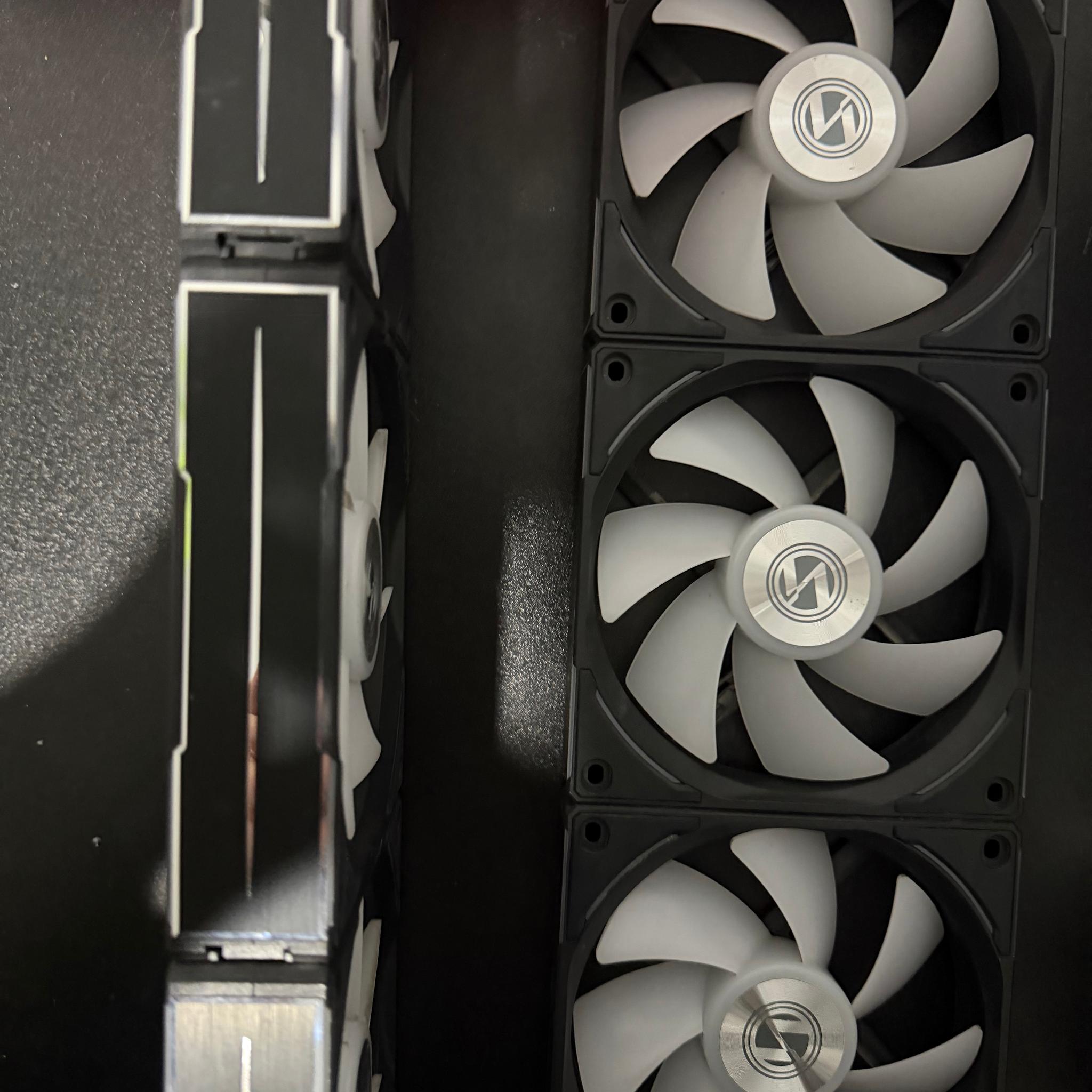 6x Lian Li UNI FAN TL Wireless Fans + Controller – Used